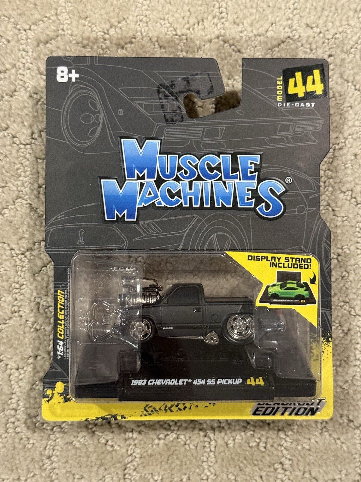 Muscle Machines 1/64 – 1993 Chevrolet 454 SS Pickup Black #44