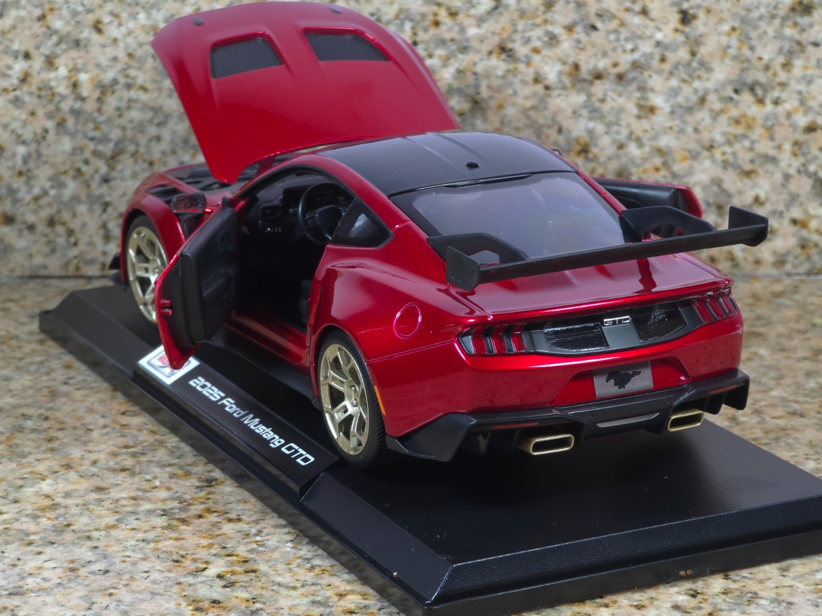 2025 Ford Mustang GTD 1:18 Maisto Exclusive Style Special Edition – RED