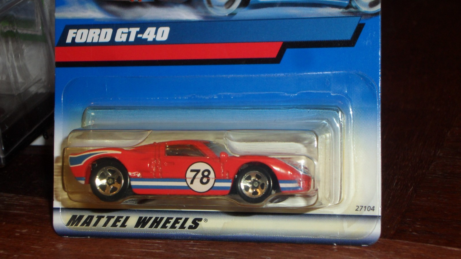 Pair of 1/64 1965 Ford GT40 Diecast Cars Hot Wheels & Auto World GT-40