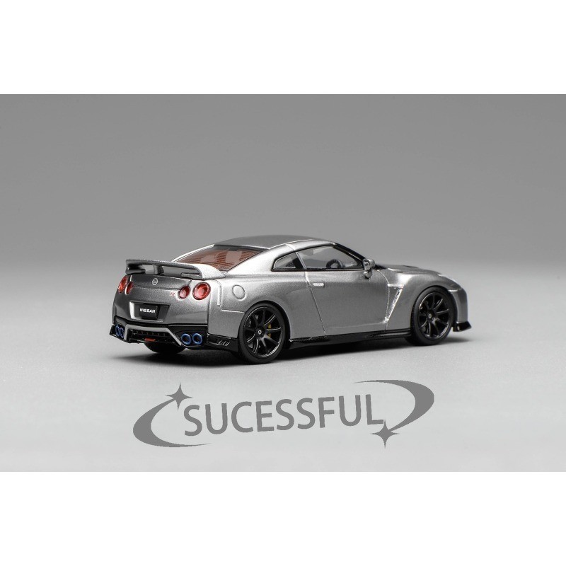 Motorhelix 1:64 R35 GT-R NISMO Track Edition Diecast Model