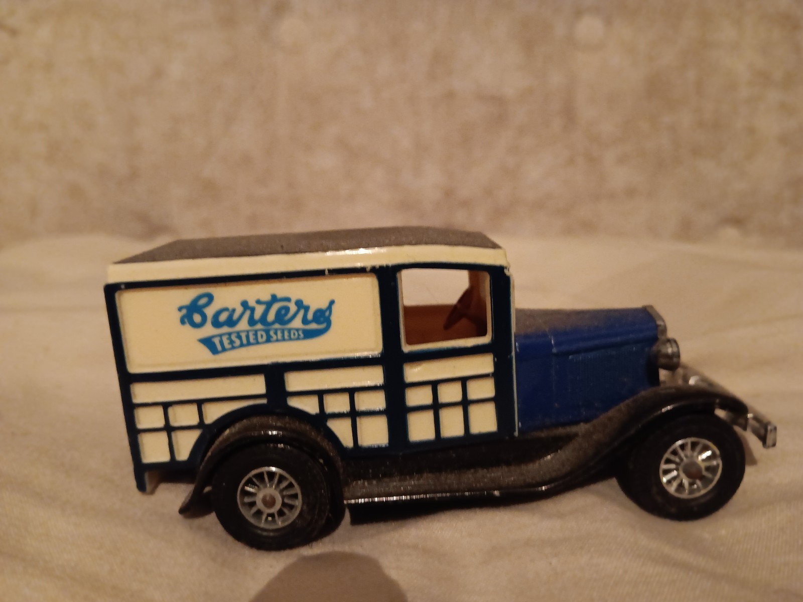 Diecast Mixed Lot Trucks Cars Vans Trailer Multicolor Texaco Conoco Kellogg’s