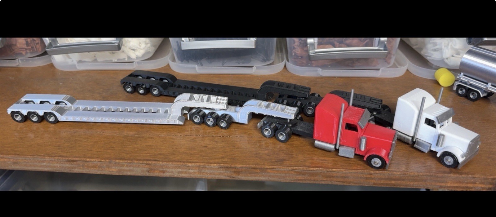 1/64 Trucker Set – Sliver Lowboy, Black Low Boy Sets