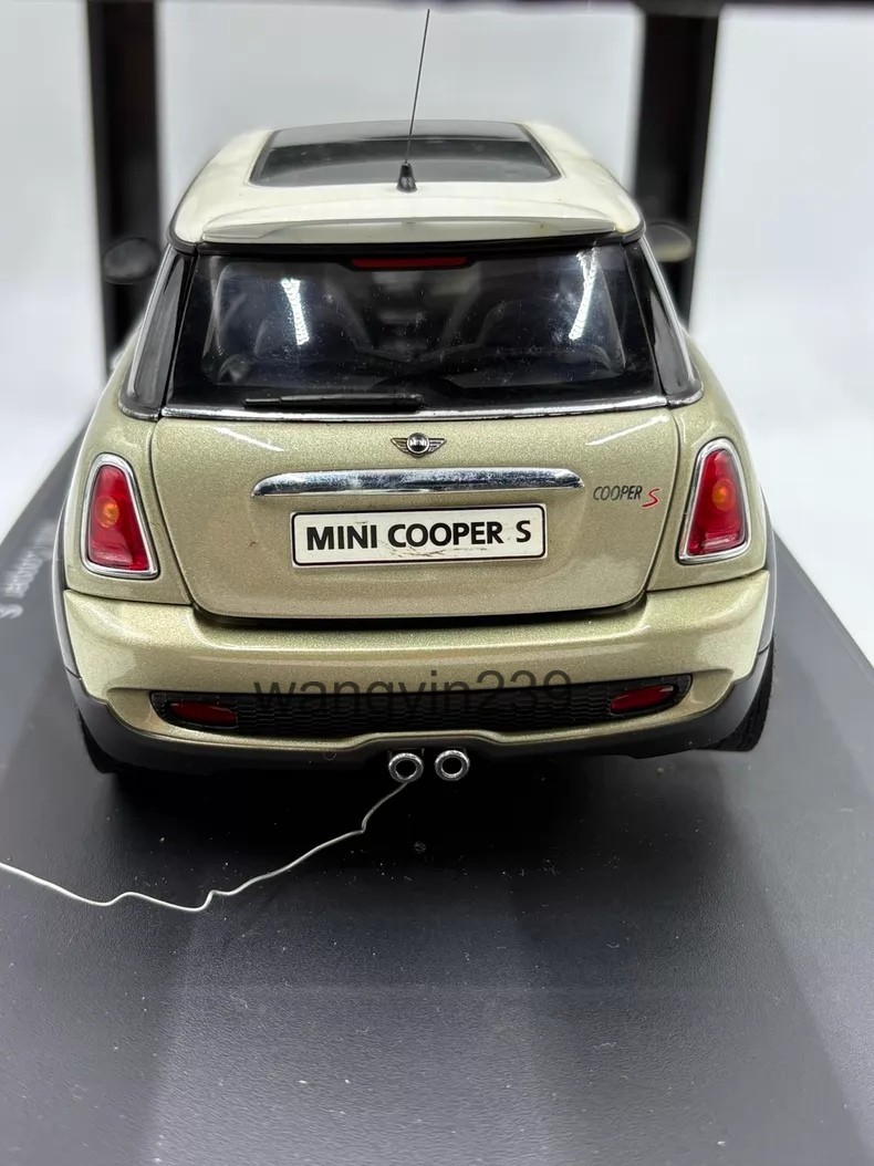 Autoart 1/18 BMW Mini Cooper S Gold Model Car