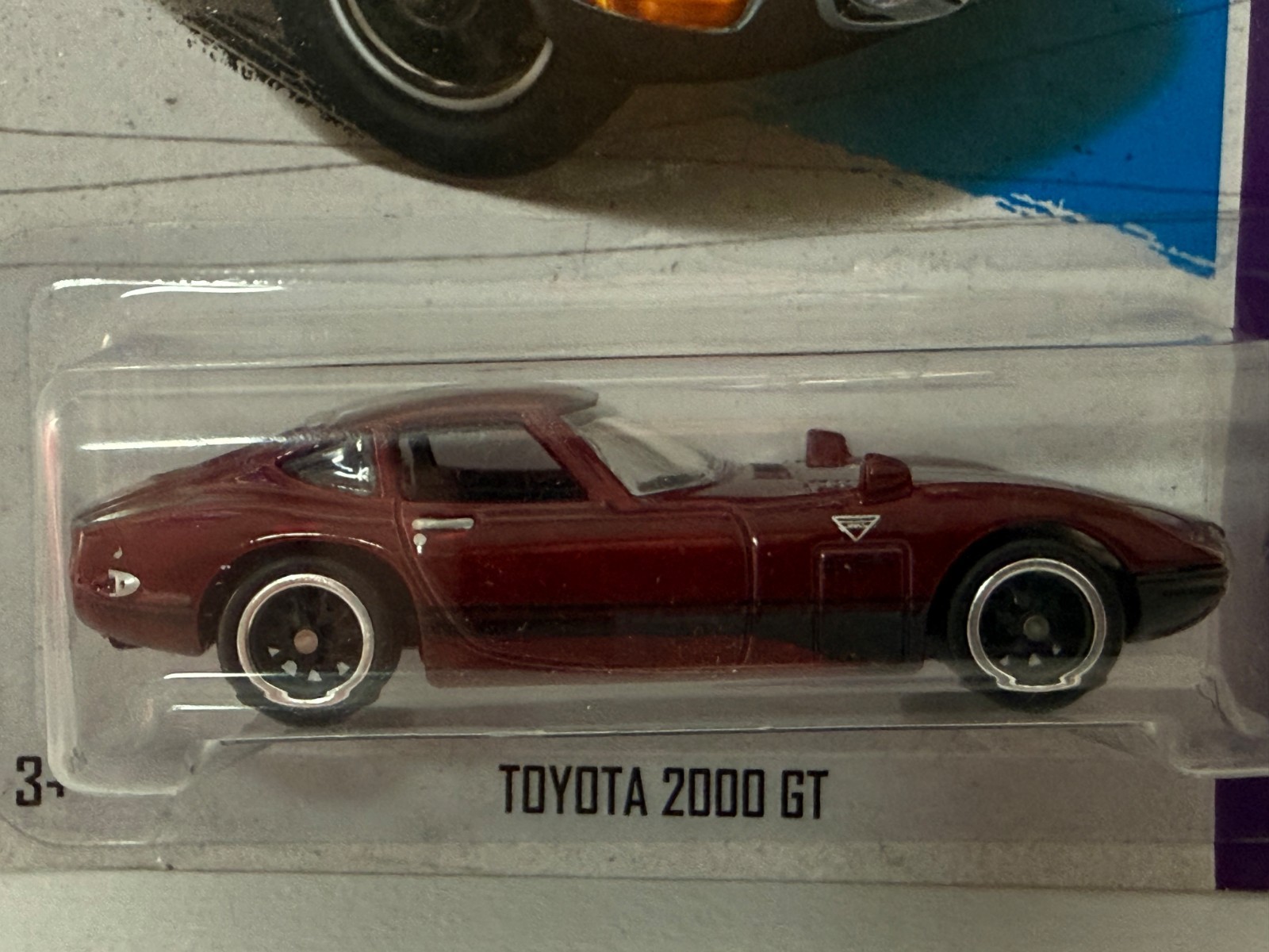 2013 HOT WHEELS SUPER TREASURE HUNT HW SHOWROOM TOYOTA 2000 GT 1:64
