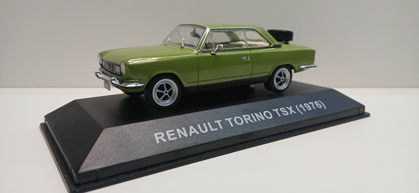Renault Torino TSX 1976 Diecast 1:43 Unforgettable Cars II Argentina Sealed MP