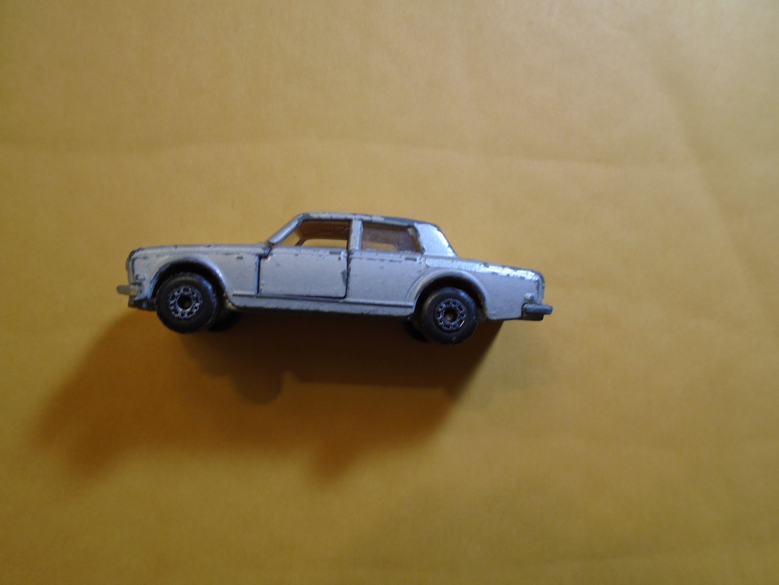 VINTAGE LESNEY MATCHBOX CAR, DIECAST, SUPERFAST ( # 39 ROLLS-ROYCE ) FREE SHIP