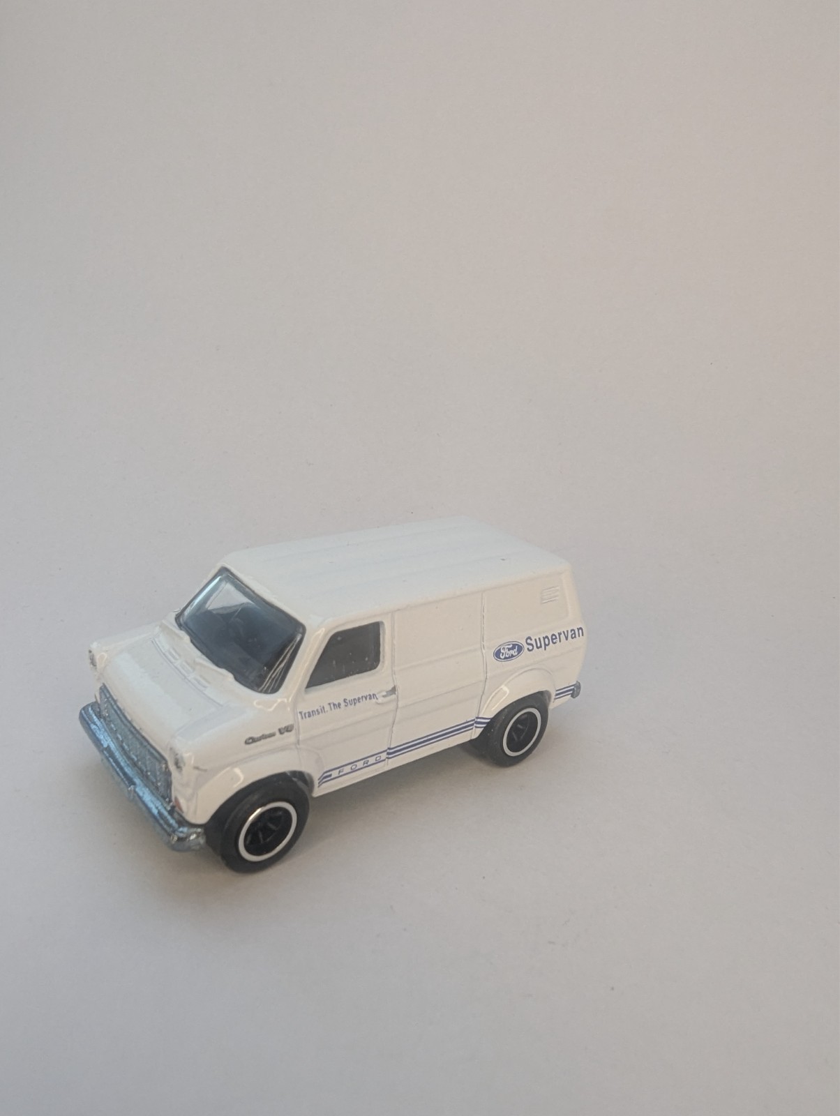 Hot Wheels 2015 Real Riders Heritage White Ford Transit Supervan