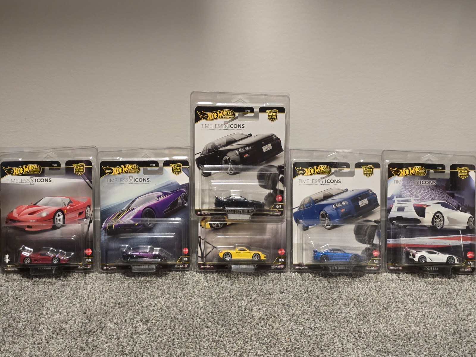 Hot Wheels Car Culture “Timeless Icons Nissan Skyline GT-R V-Spec II Chase(0/5)