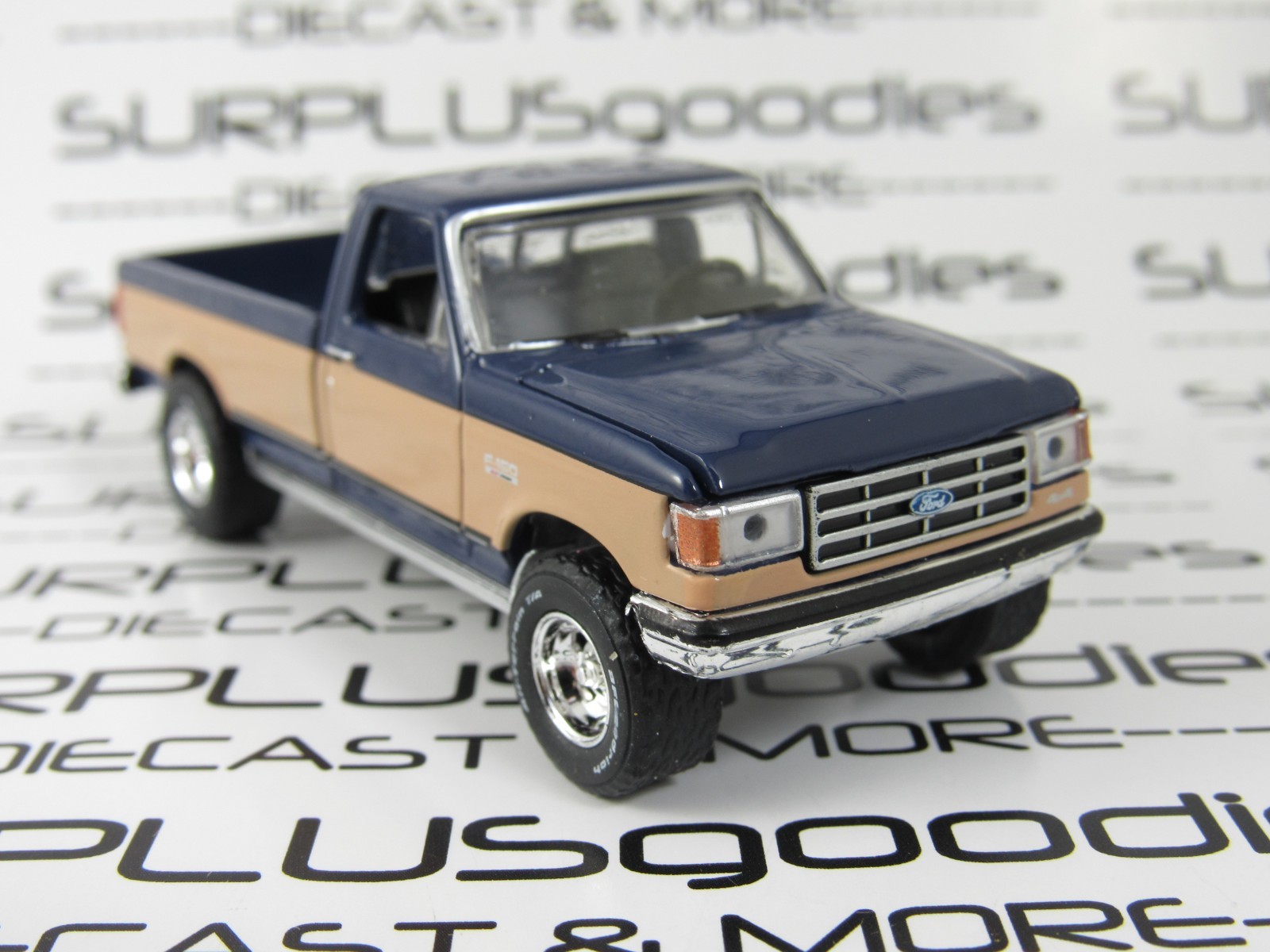 2025 Greenlight 1:64 LOOSE Blue 1987 FORD F150 F-150 XLT LARIAT Farm Work Pickup