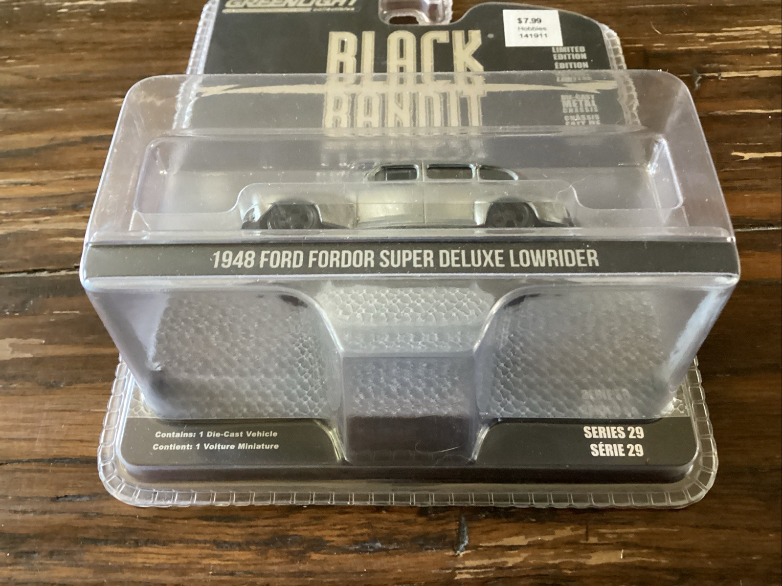 Greenlight BLACK BANDIT Series 1948 Ford Fordor Super Deluxe “Raw Chase” 1:64