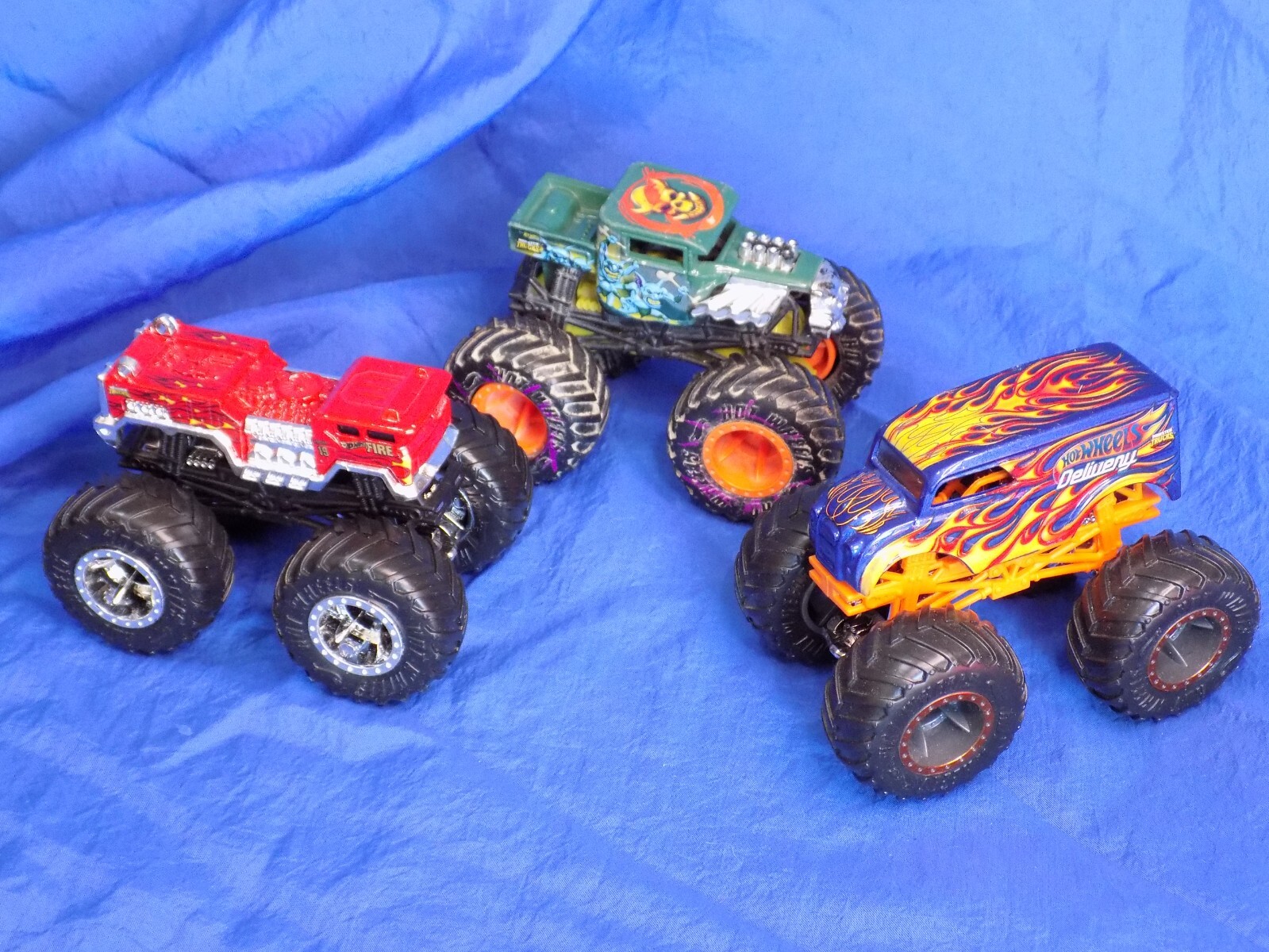 Hot Wheels Monster Jam Monster Truck Lot x 3 w/ Bone Shaker 5 Alarm HW Delivery