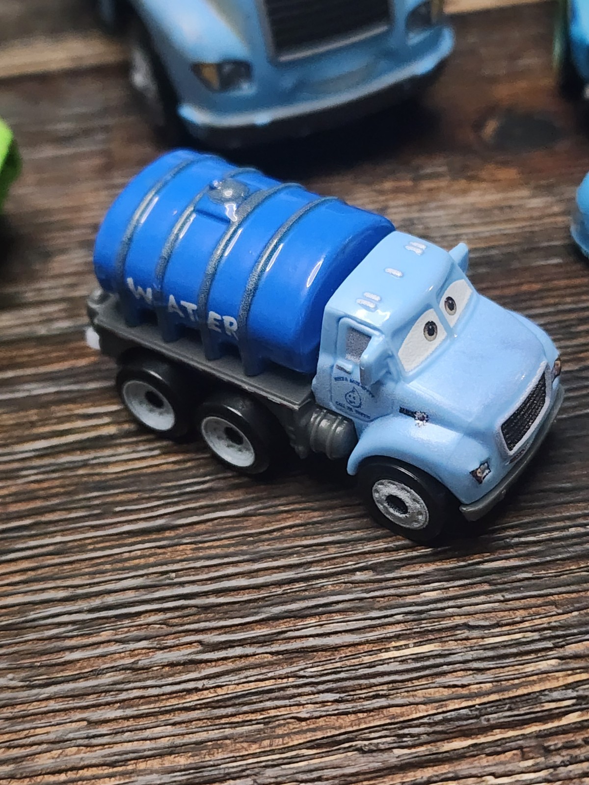 Disney Pixar Cars Thunder Hollow Lot Mr. Drippy