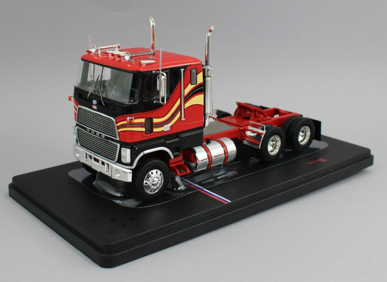 1:43 IXO Models *BLACK & RED* 1976 FORD CL 9000 COE SEMI TRUCK *NIB*