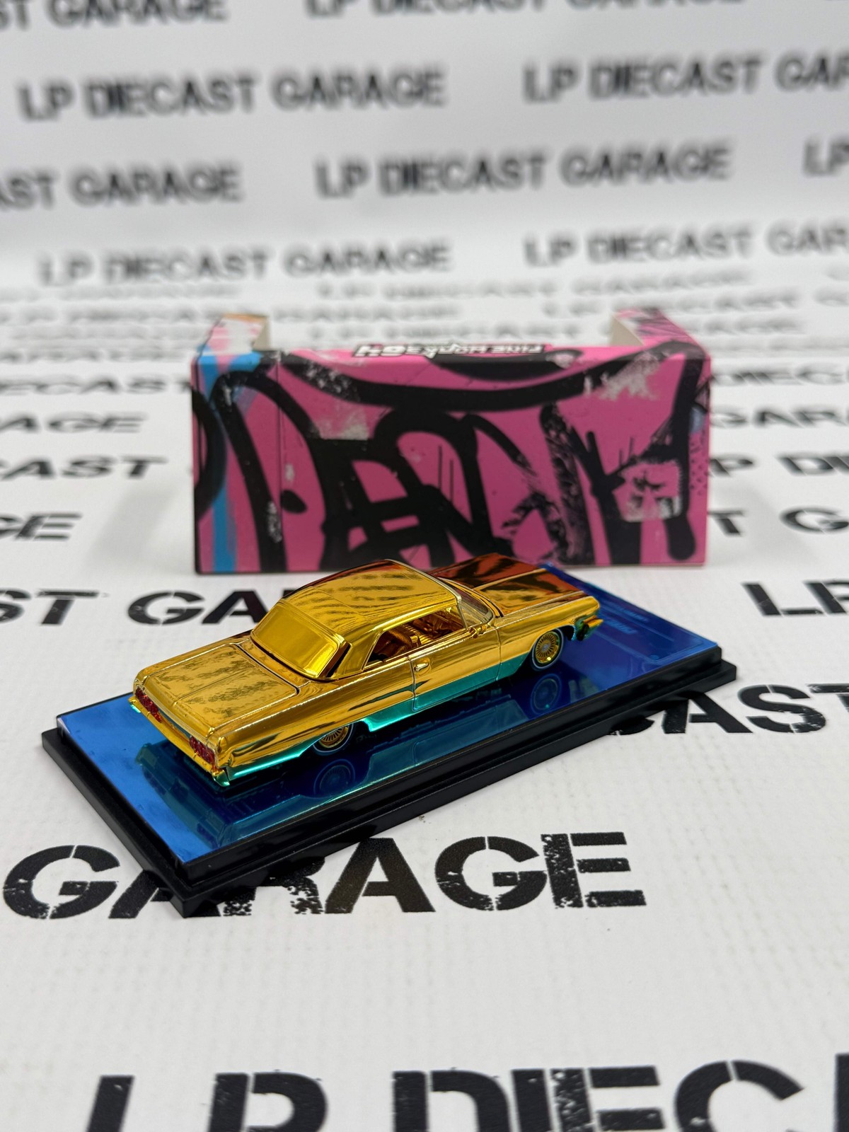 Fine Works 64 Lowriders 1964 Chevrolet Impala Gold 1:64 Diecast Adjustable Suspe