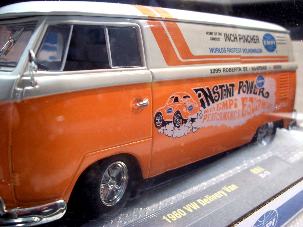 New 1:24 EMPI Diecast 1960 Volkswagen Panel Van