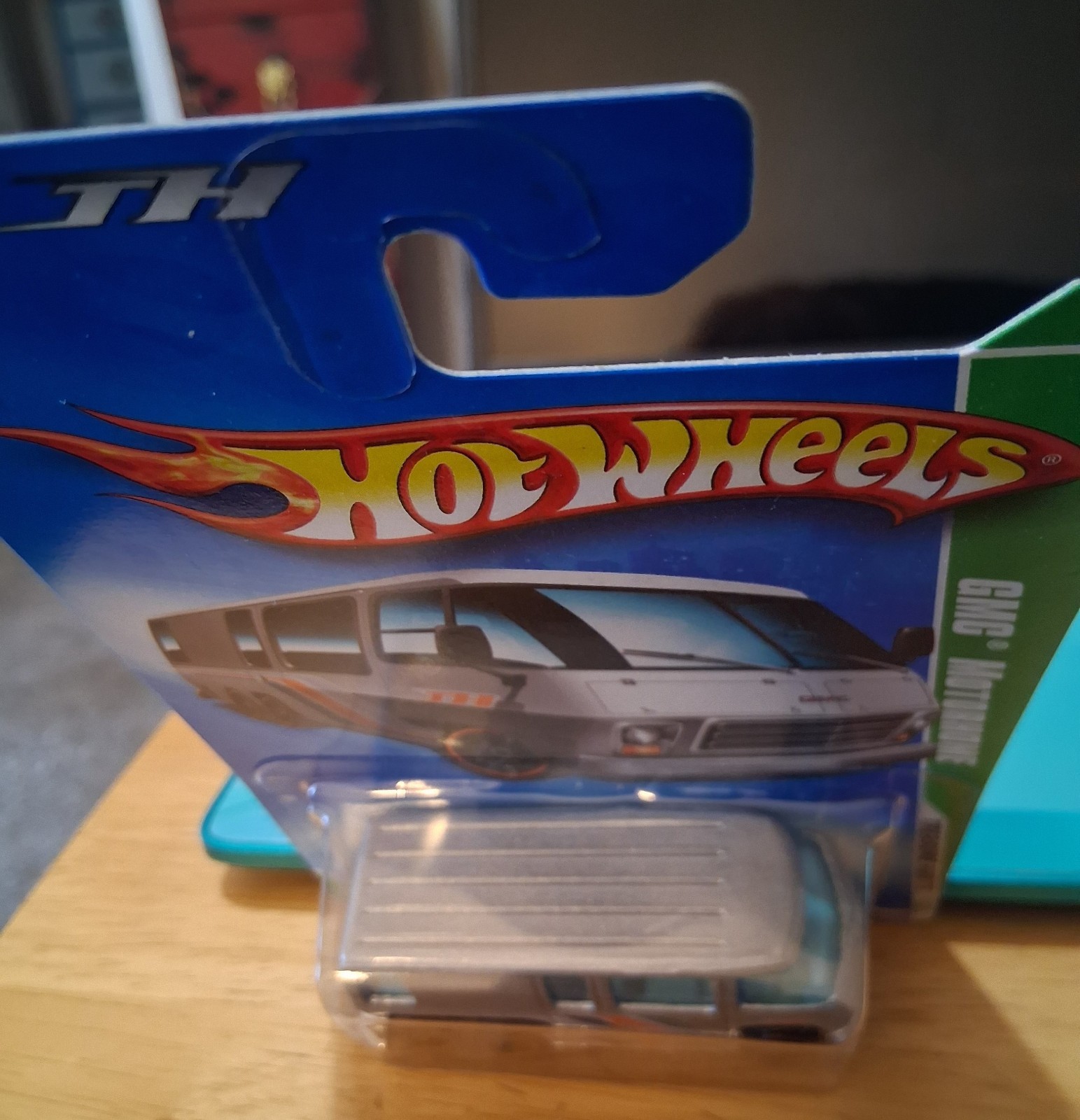 Hot Wheels 2009 Treasure Hunts – GMC Motorhome 1972 – Mint on Card