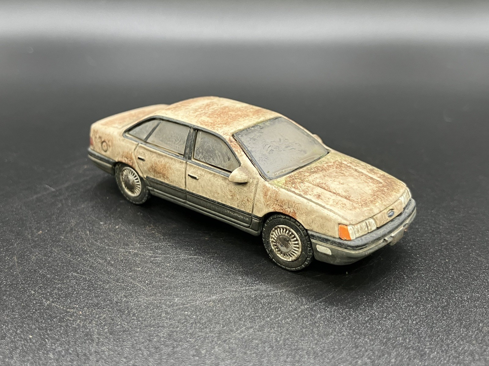 1989 Ford Taurus Rusty Weathered Barn Find 1/64 Diecast Custom Greenlight Car