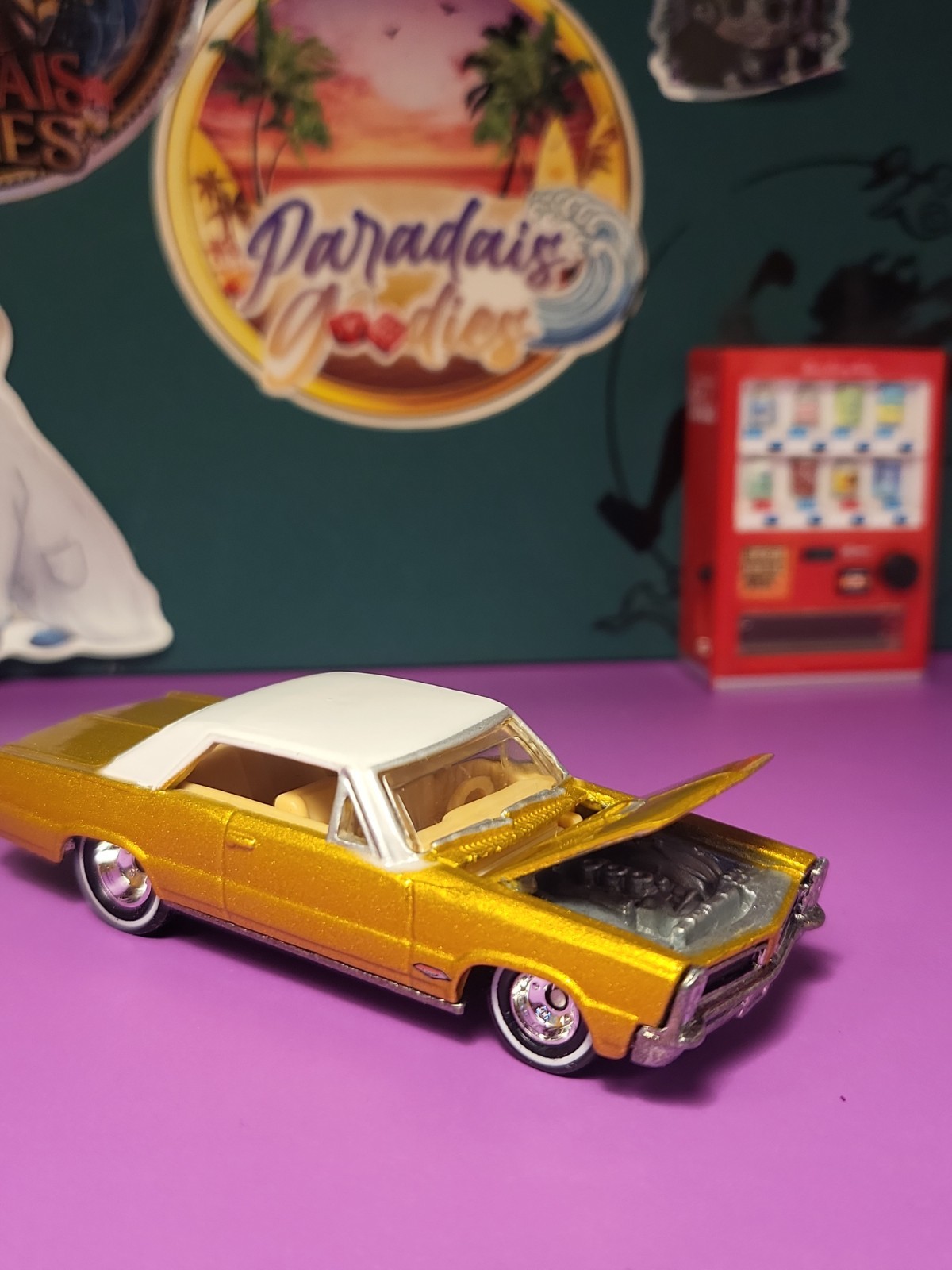 Hot Wheels loose Pontiac ’65 GTO Gold Ultra Hots