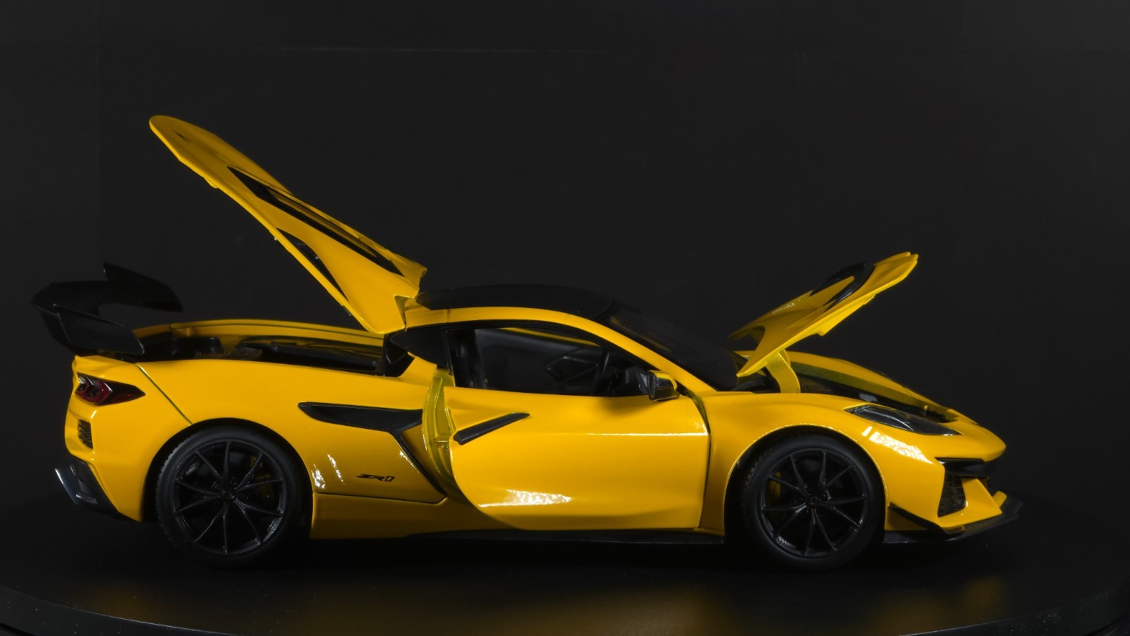Corvette ZR1 Coupe 1:18 Maisto Exclusive Style Special Edition