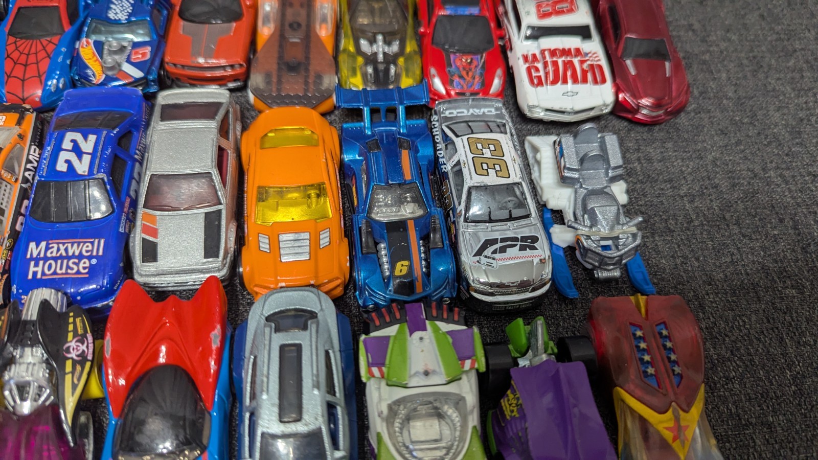 Hot Wheels / Matchbox /Other Loose Cars And Other Vehicles Lot Of 29
