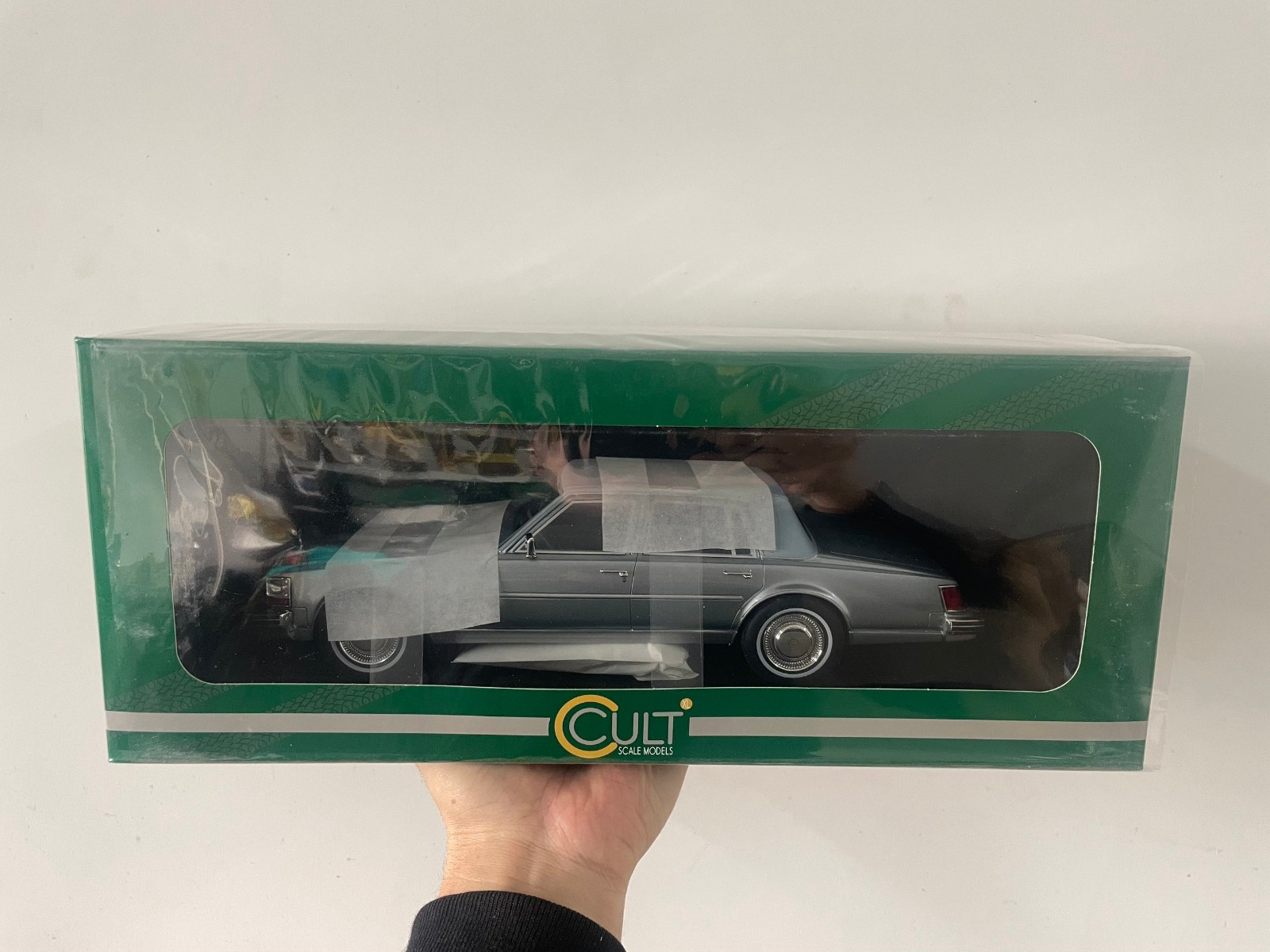 Cult Models! 1:18 Scale Resin Model Car Cadlliac Sevllie Blue Metallic 1976
