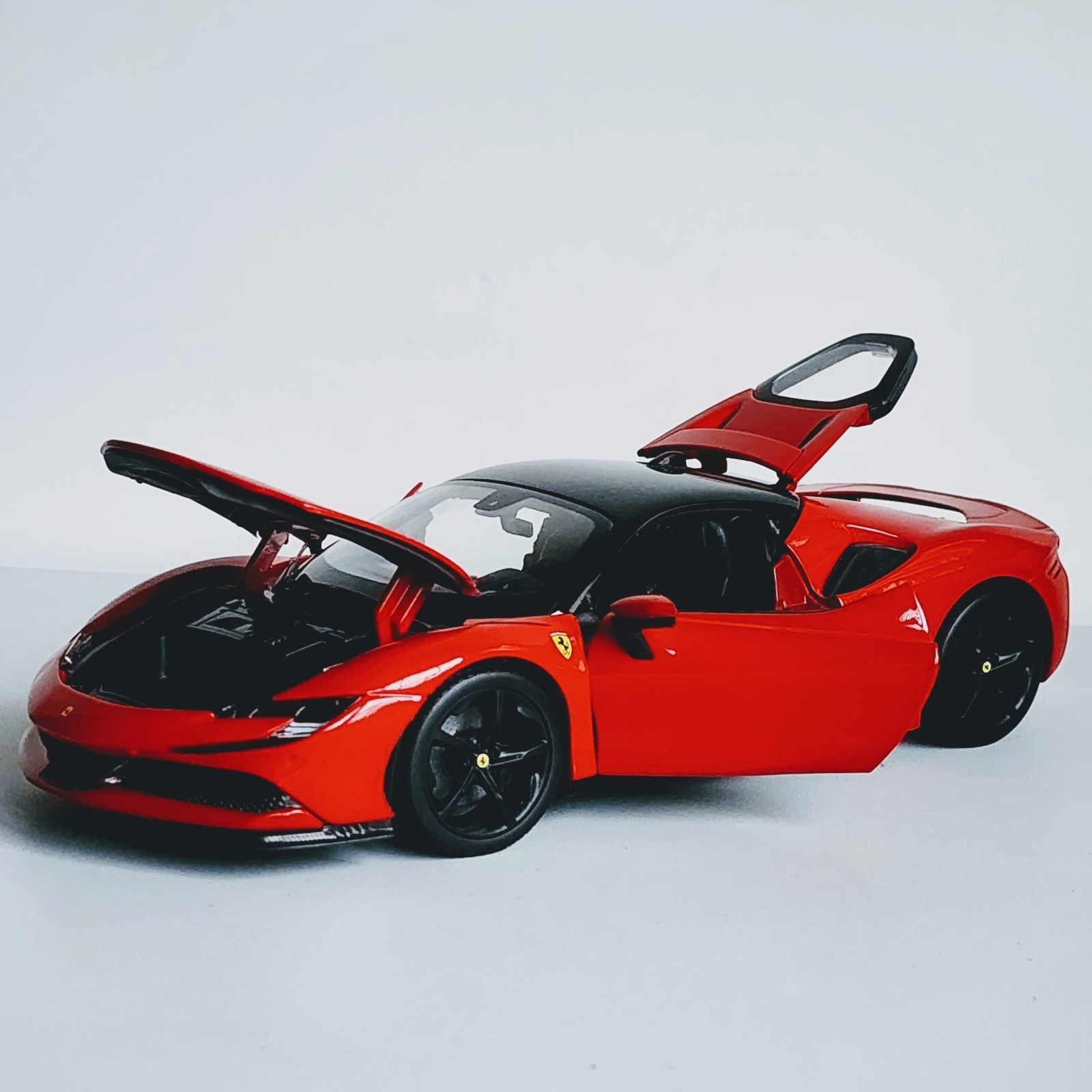 Maisto Special Edition Ferrari SF90 Stradale Red 1:18 Diecast