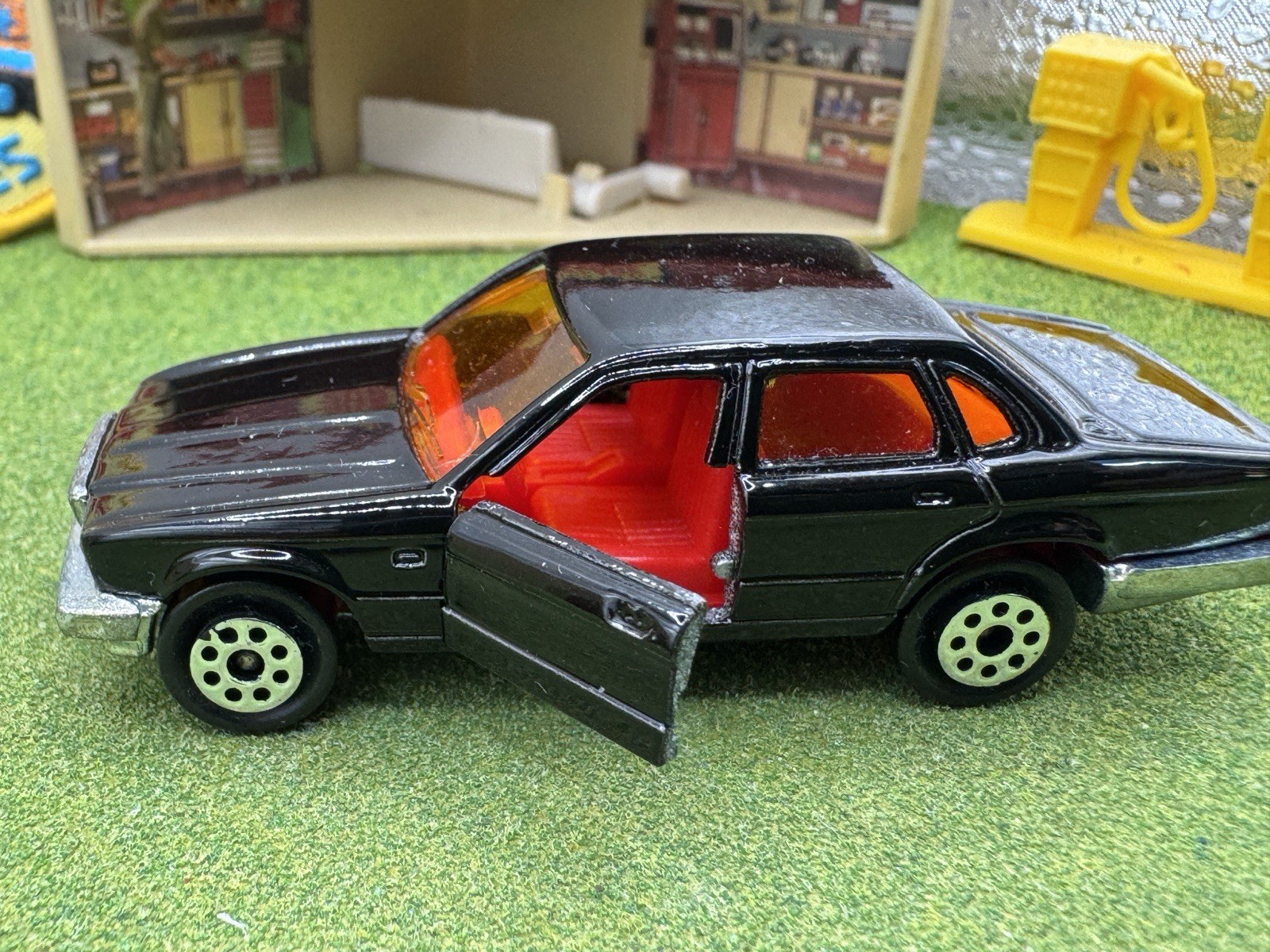 Majorette Jaguar XJ6 Dark Green Metallic No. 293 Diecast Car