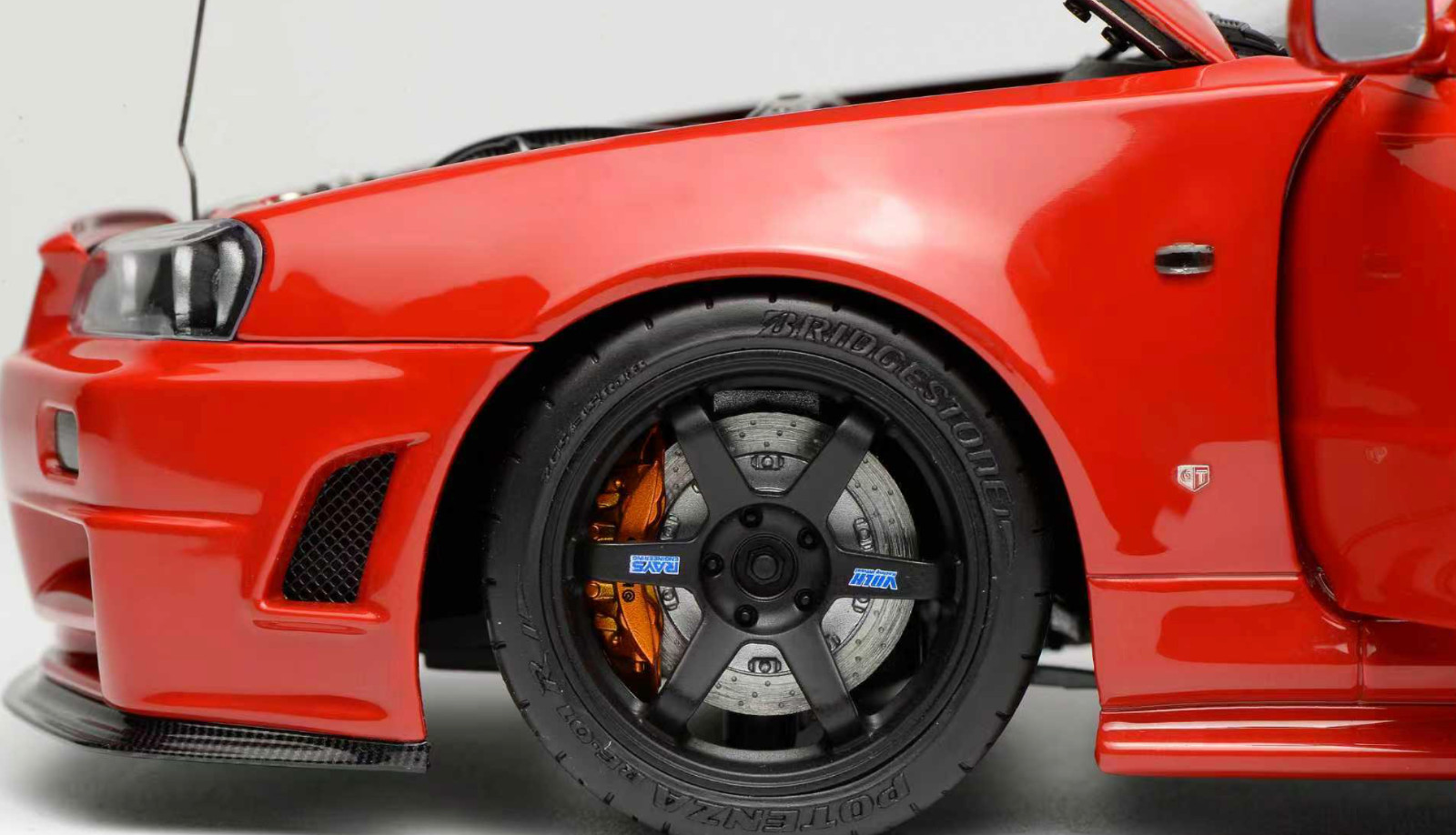 1/18 Motorhelix Nissan Skyline GT-R R34 in Red