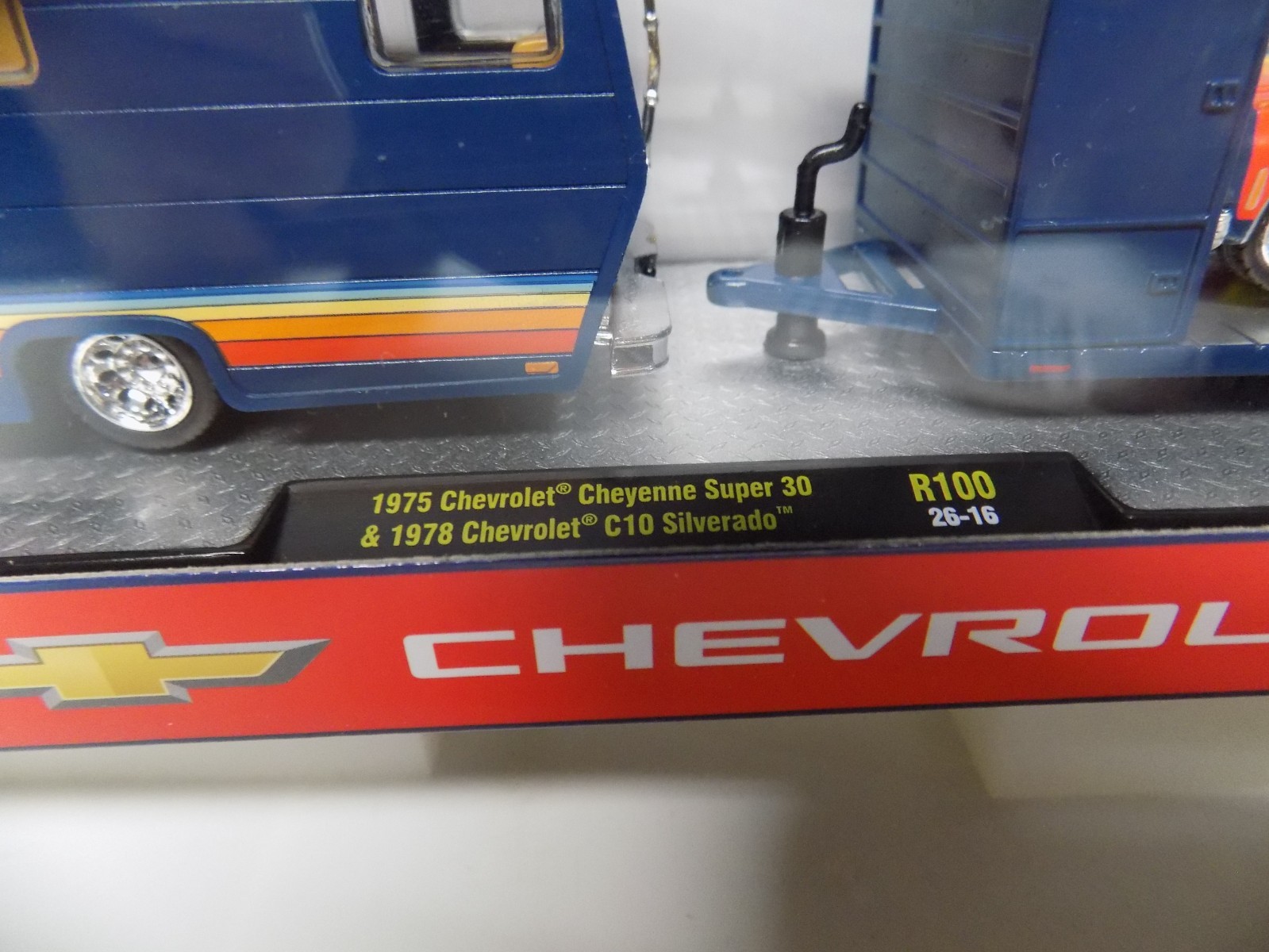 M2 Boxed – ’75 CHEVY CHEYENNE SUPER 10 CAMPER & ’78 CHEVY C10 SILVERADO BOX SET