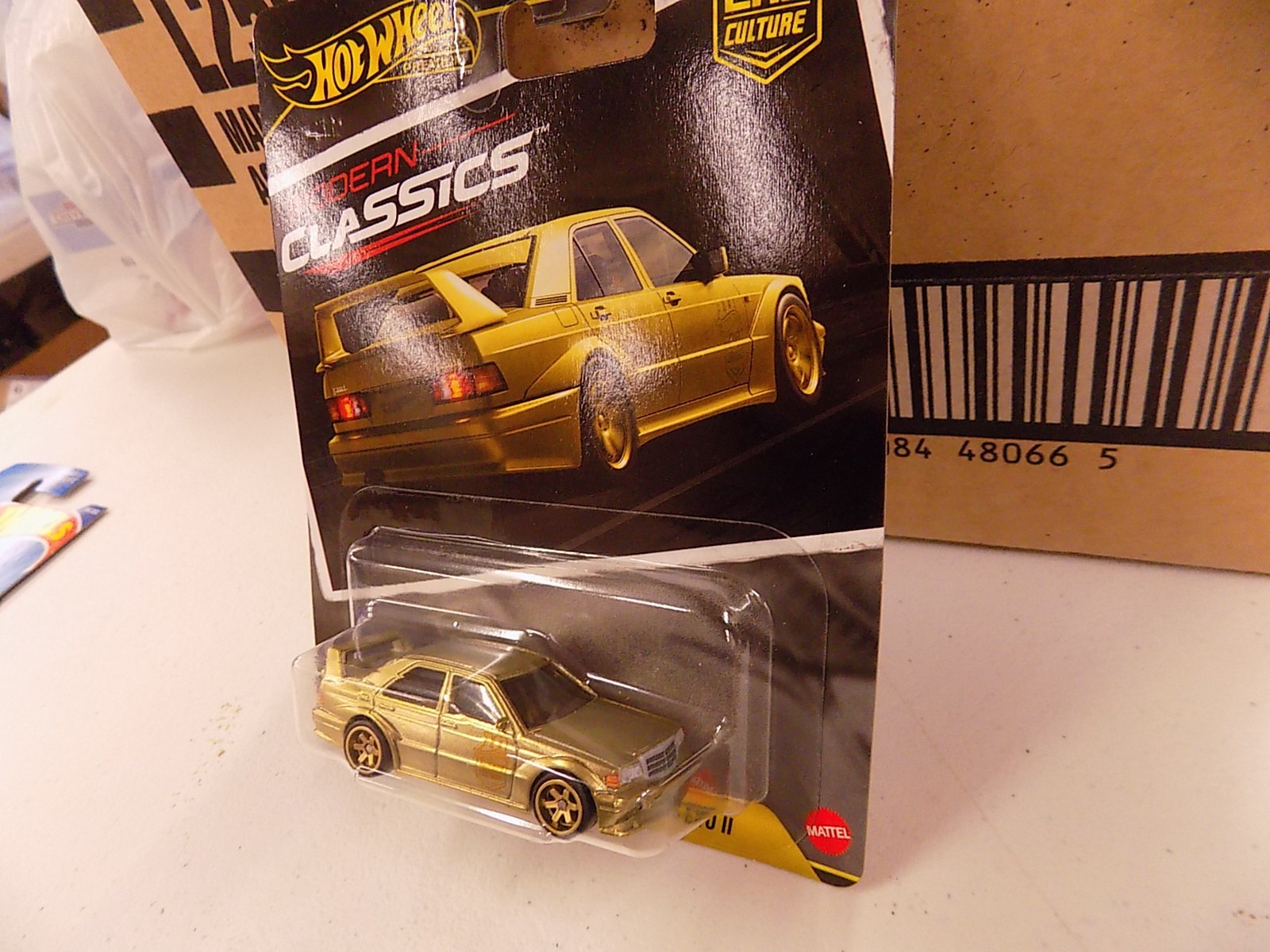 Hot Wheels Premium Modern Classics Chase Mercedes-Benz 190 E 2.5-16 EVO II – 0/5