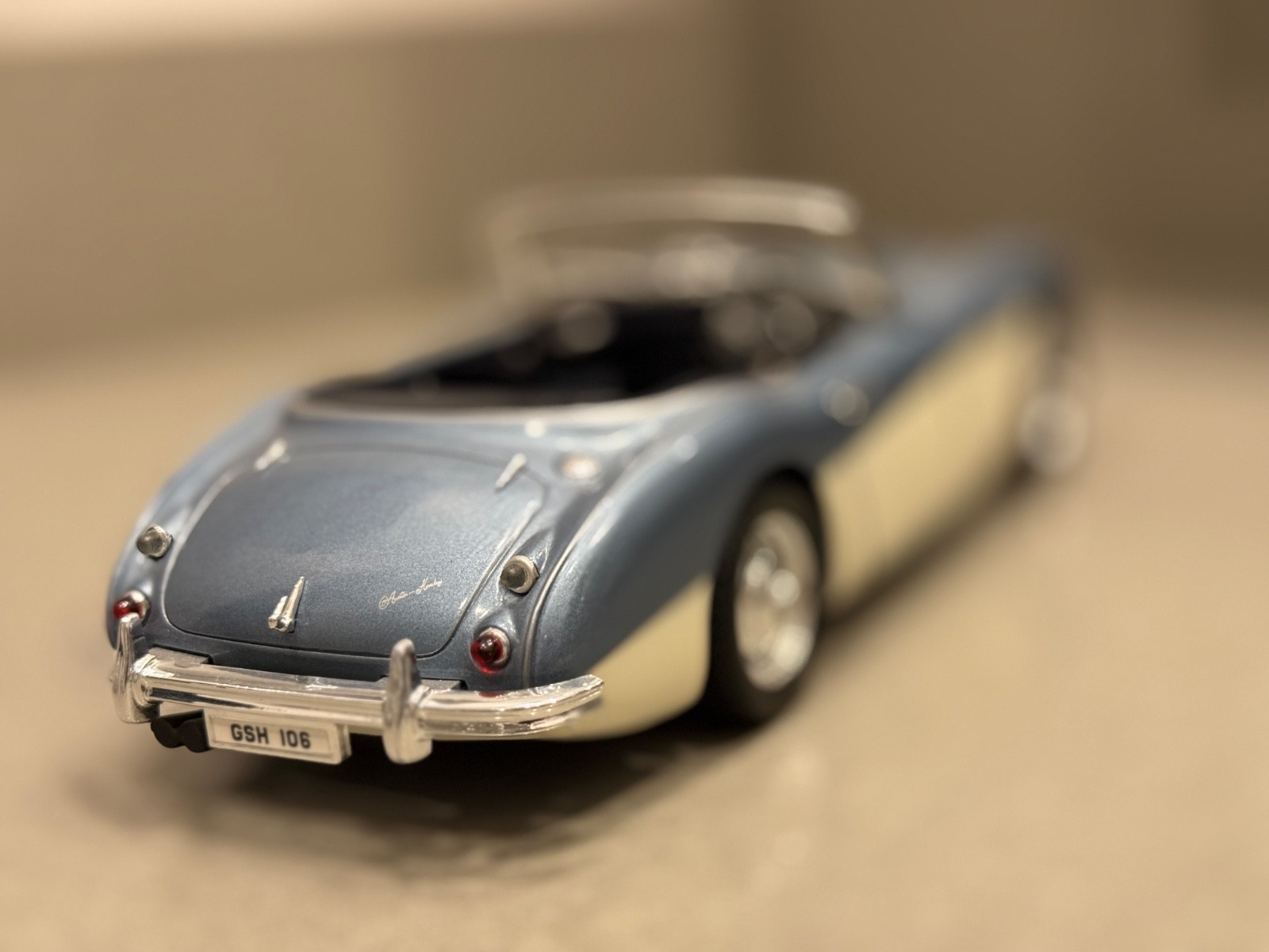Beautiful, clean copy. No manufacturer’s box.