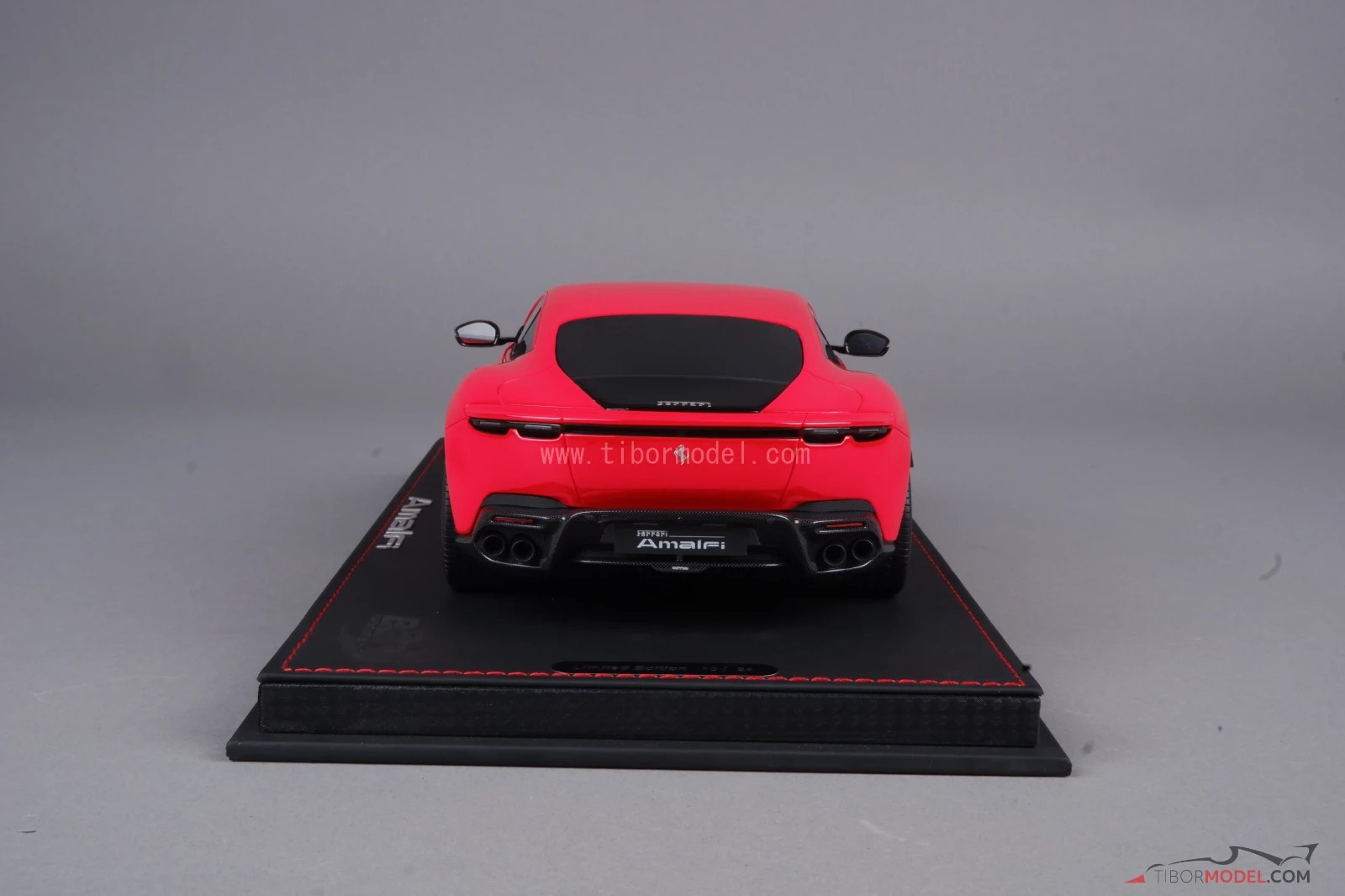 Ferrari Amalfi 2025 red, rosso corsa, with showcase, 1:18 BBR, P18272A1