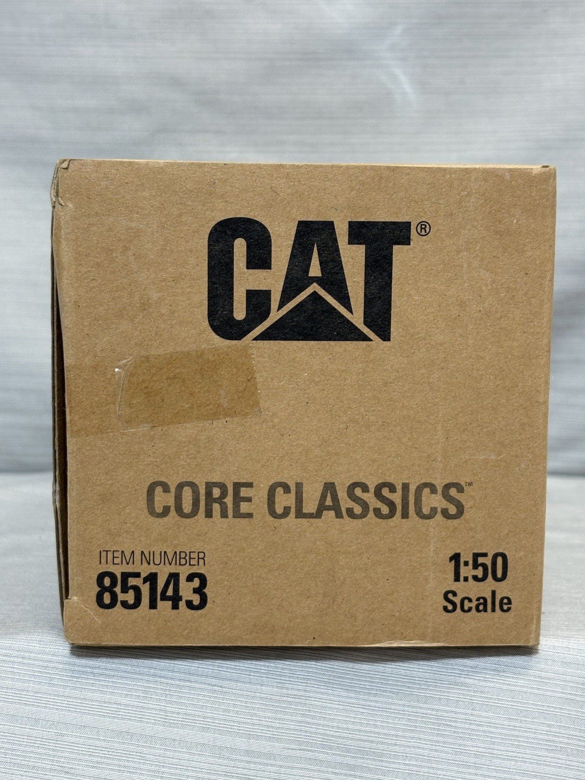 DIECAST MASTERS Caterpillar 420E IT Center Pivot Backhoe Loader 1:50 DM85143