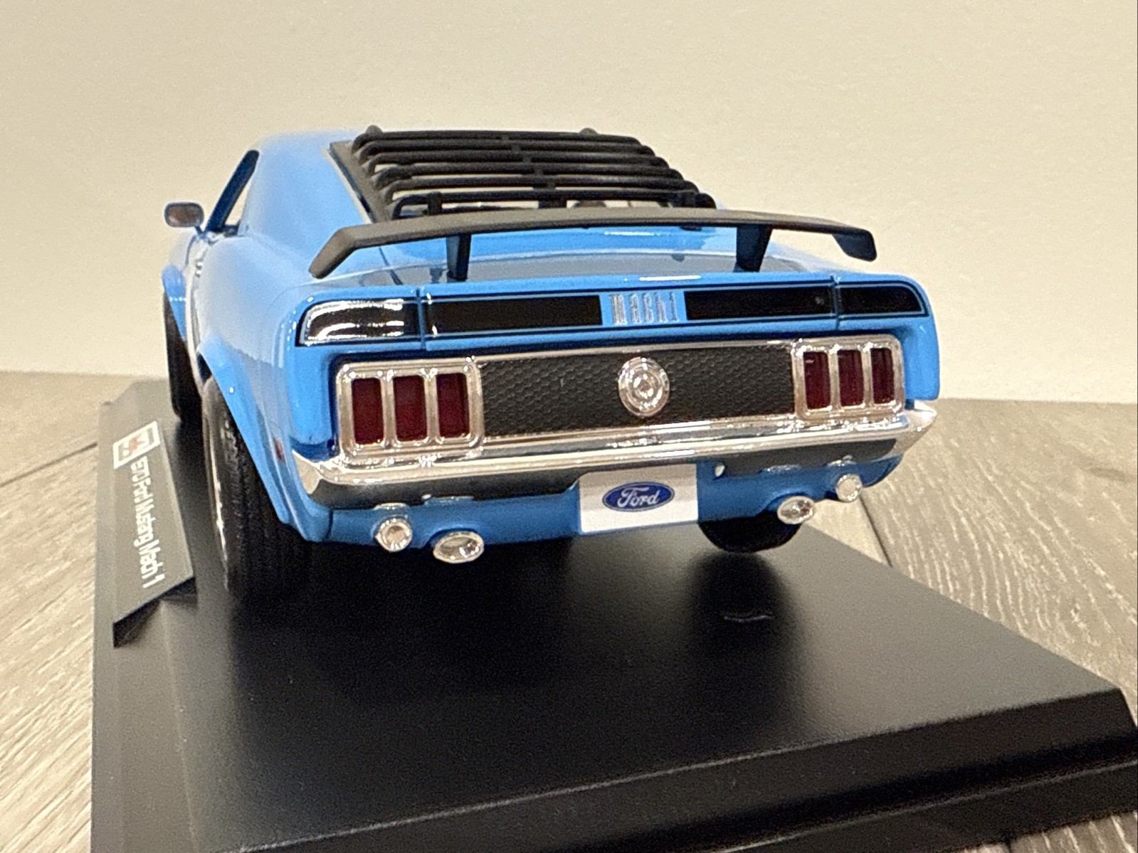 BACK IN** 1970 Ford Mustang Mach 1 – Blue 1/18 Scale Maisto Exclusive Style