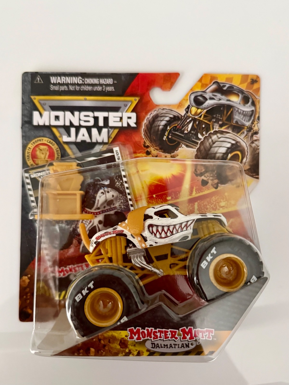SPIN MASTER MONSTER JAM GOLD TROPHY CARD MONSTER MUTT NEW 🔥🔥FREE SHIPPING🔥🔥