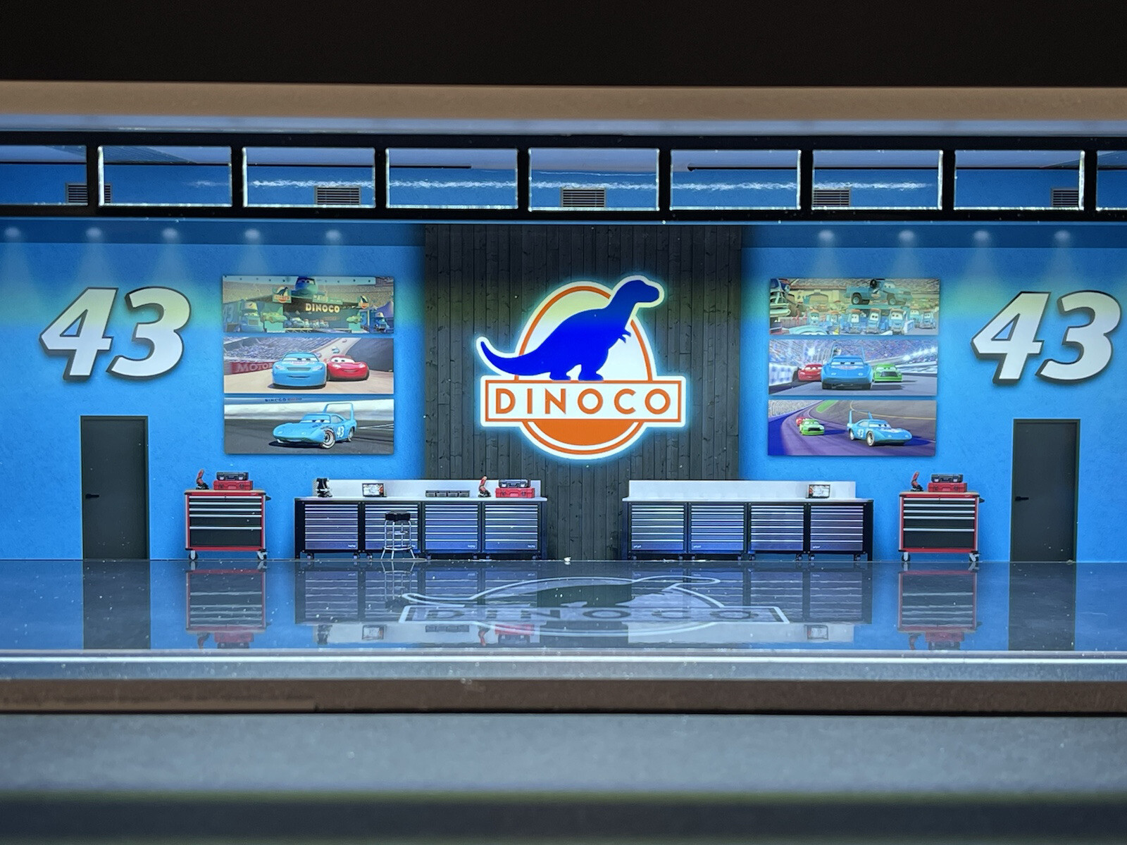 Dinoco Parking Model Diorama Garage LED Light FOR Hot Wheel 164