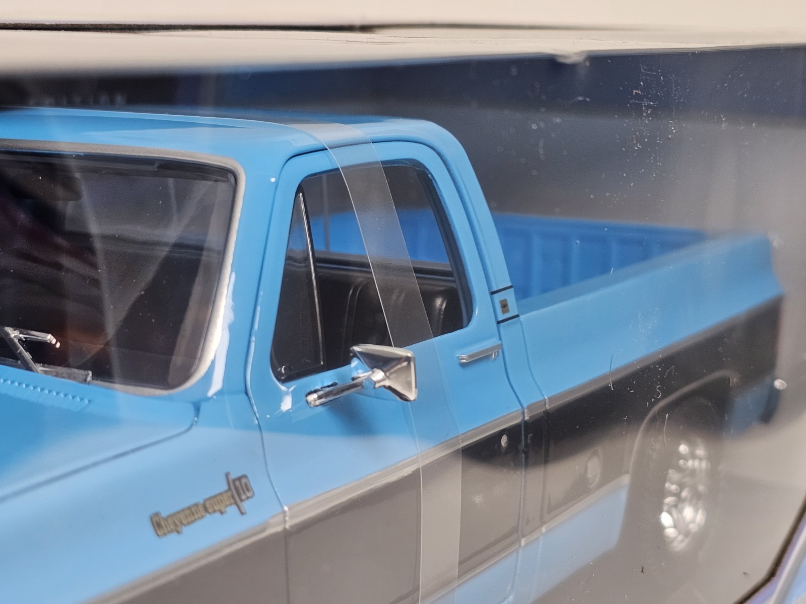 Maisto 1:18 1974 Chevrolet C10 Cheyenne Blue Black Pickup Truck NIB Costco SE