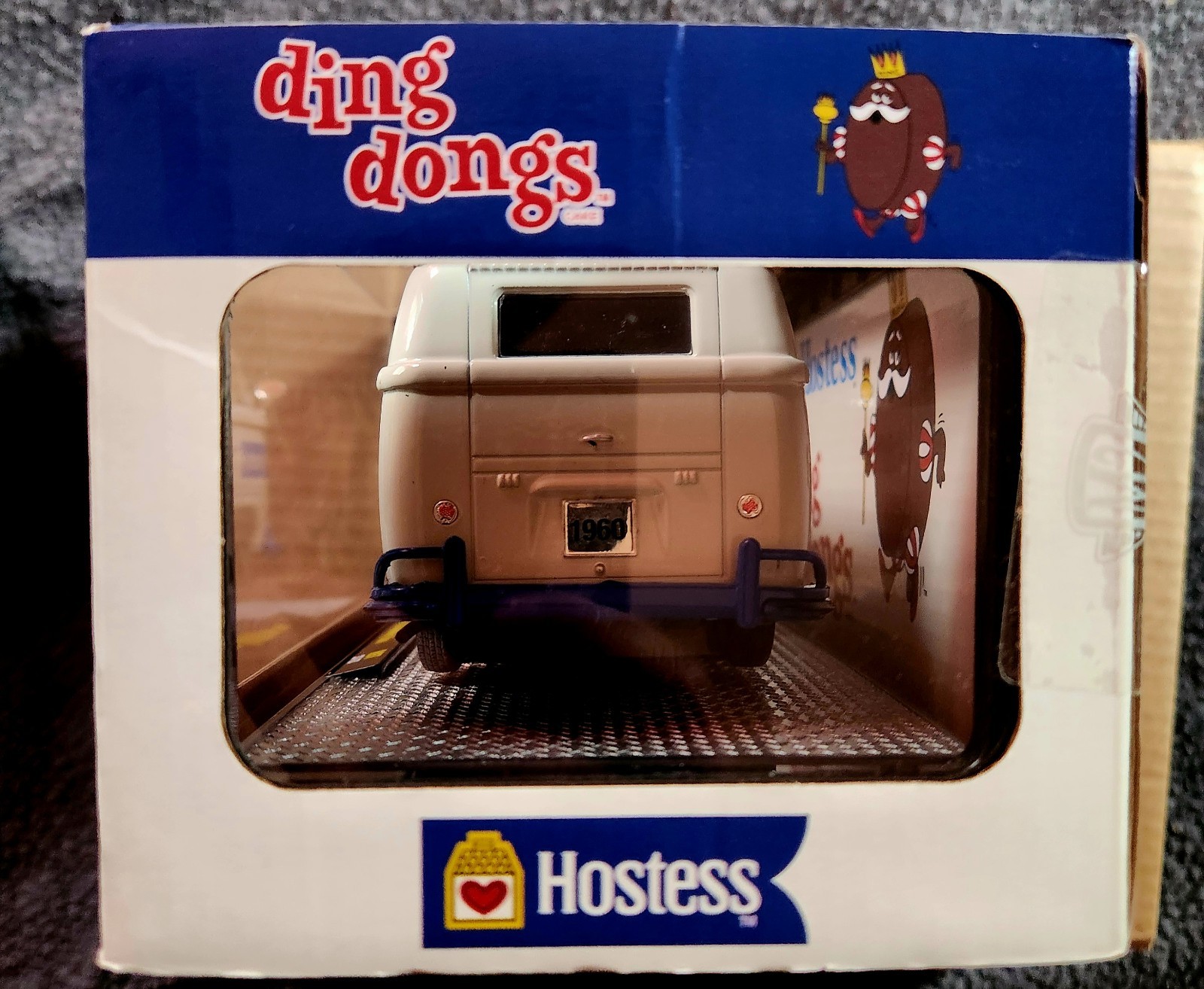 2022 M2 Machines Hostess Ding Dongs Cakes 1960 VW Delivery Van Limited Edition