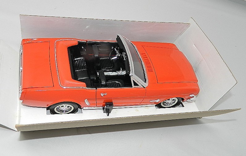 MIRA Golden Line 1965 FORD Mustang Metal Convertible Model Car Model & Box