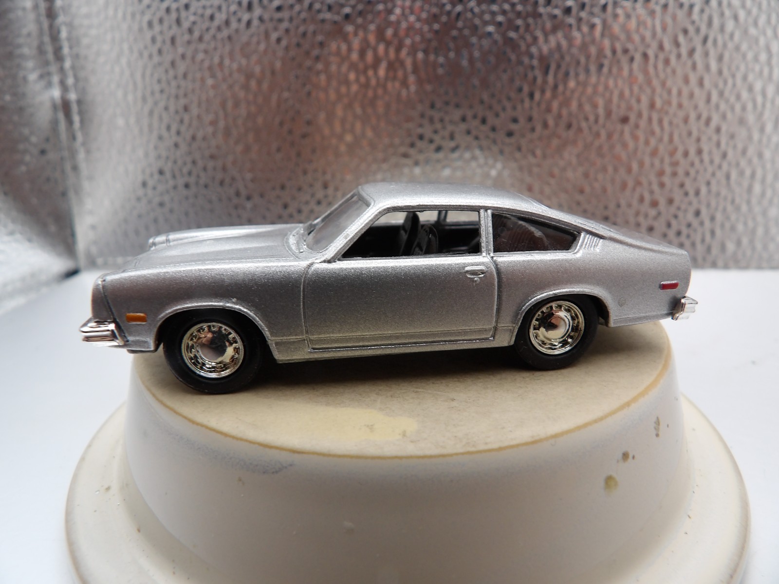 1976 CHEVY VEGA 2006 MOTOR MAX FRESH CHERRIES 1:60 DIE-CAST