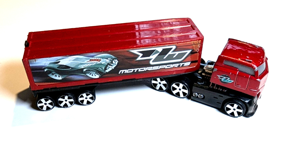 Hot Wheels Truckin Transporter Rig Dog Red Motorsports Toy 2006 Mattel 1:64
