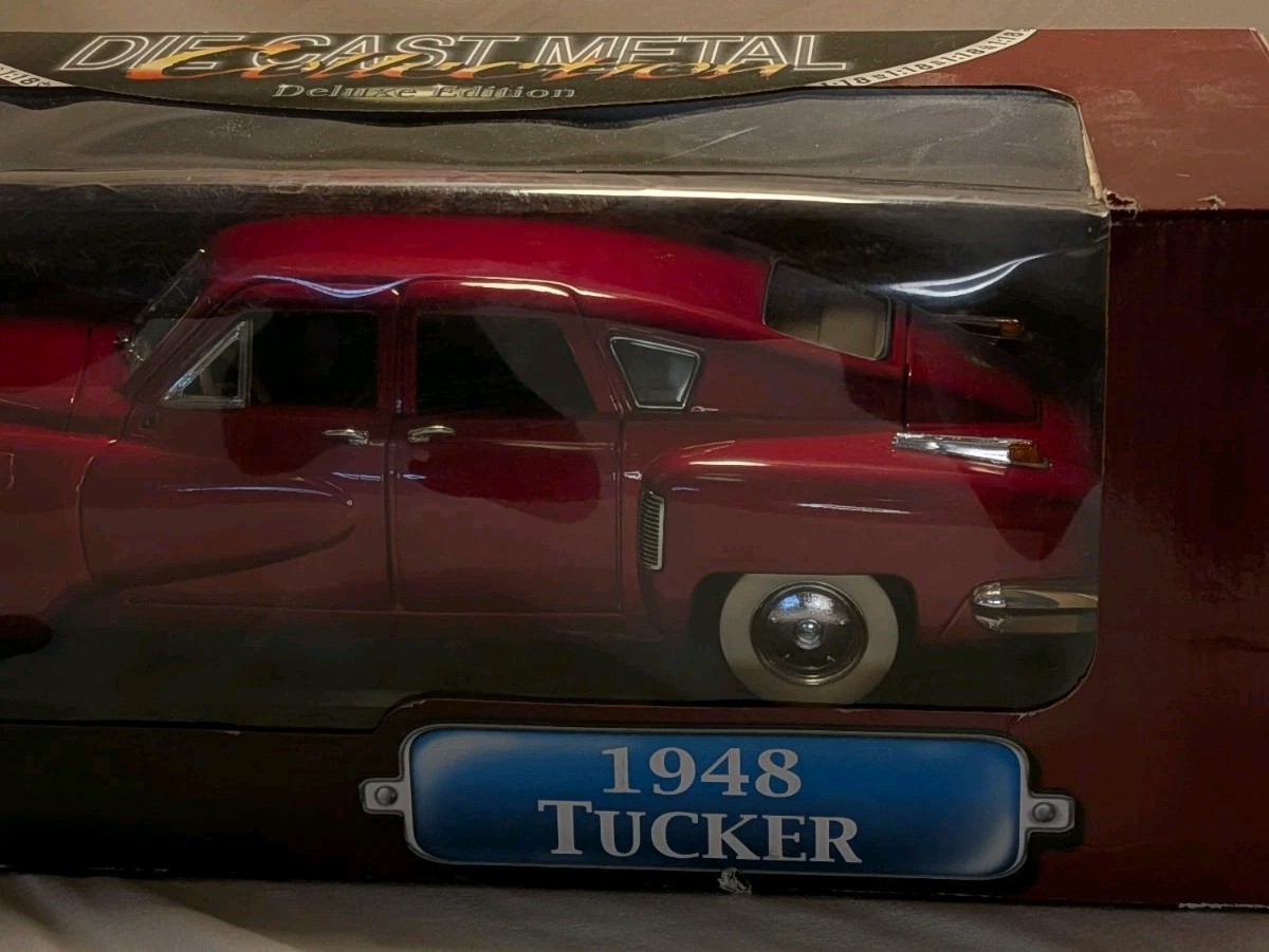 ROAD Signature 1948 Tucker Torpedo Diecast Car 1:18 Scale Yat Ming Movie Red NEW