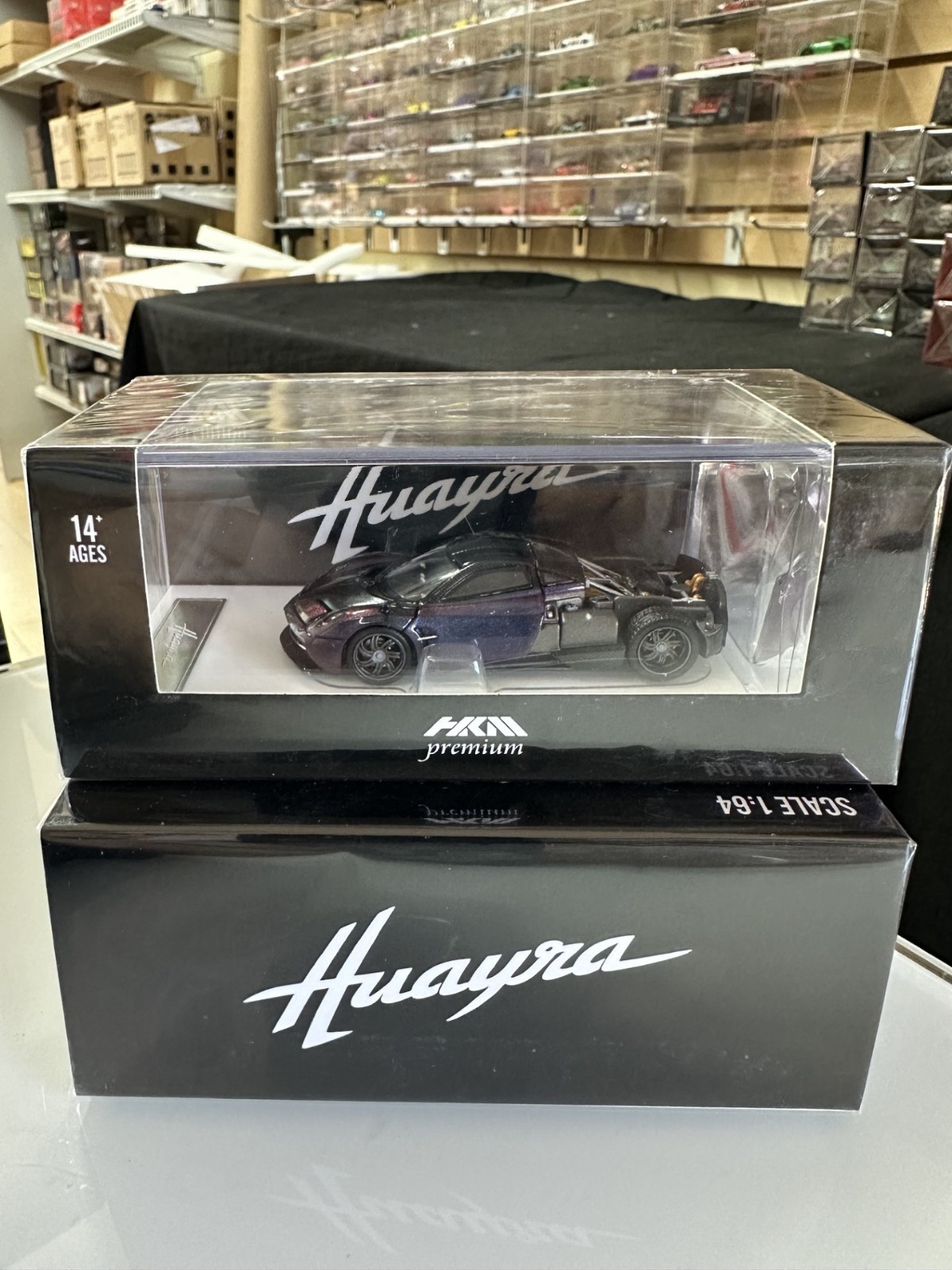PAGANI HUAYRA 2014 DOORS OPEN REAR COMES OFF MAGIC PURPLE 1/64 DIECAST CAR HKM