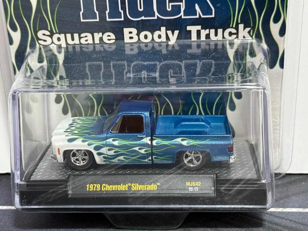 M2 Machines Mijo Exclusives 1979 Chevrolet Silverado Truck Square Body MJS42