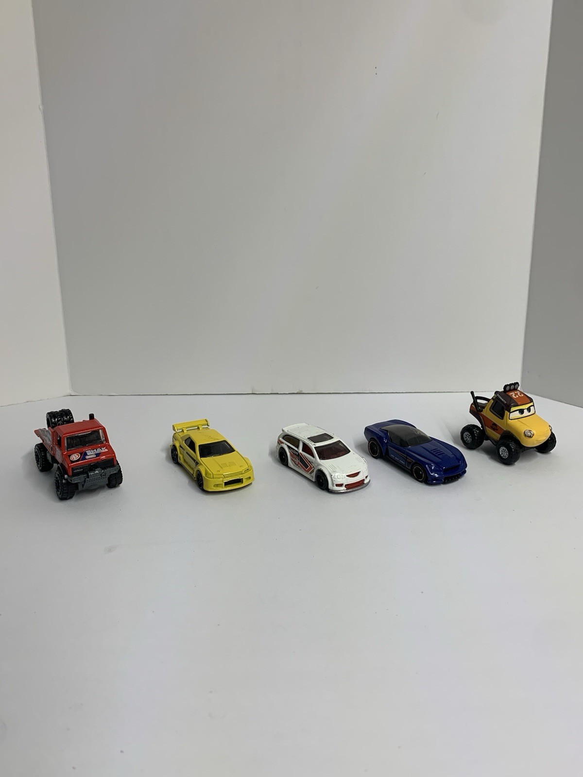Lot Of 5 Toy Cars Hotwheels Die-cast And Plastic Preowned Good Condition (26617)