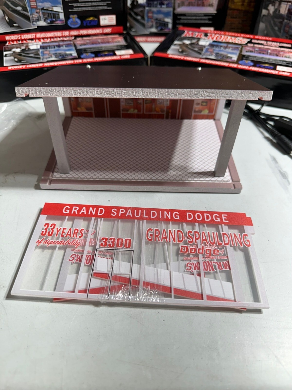 1/64 SCALE, MR. NORMS GRAND SPAULDING DODGE SHOWROOM DIORAMA !