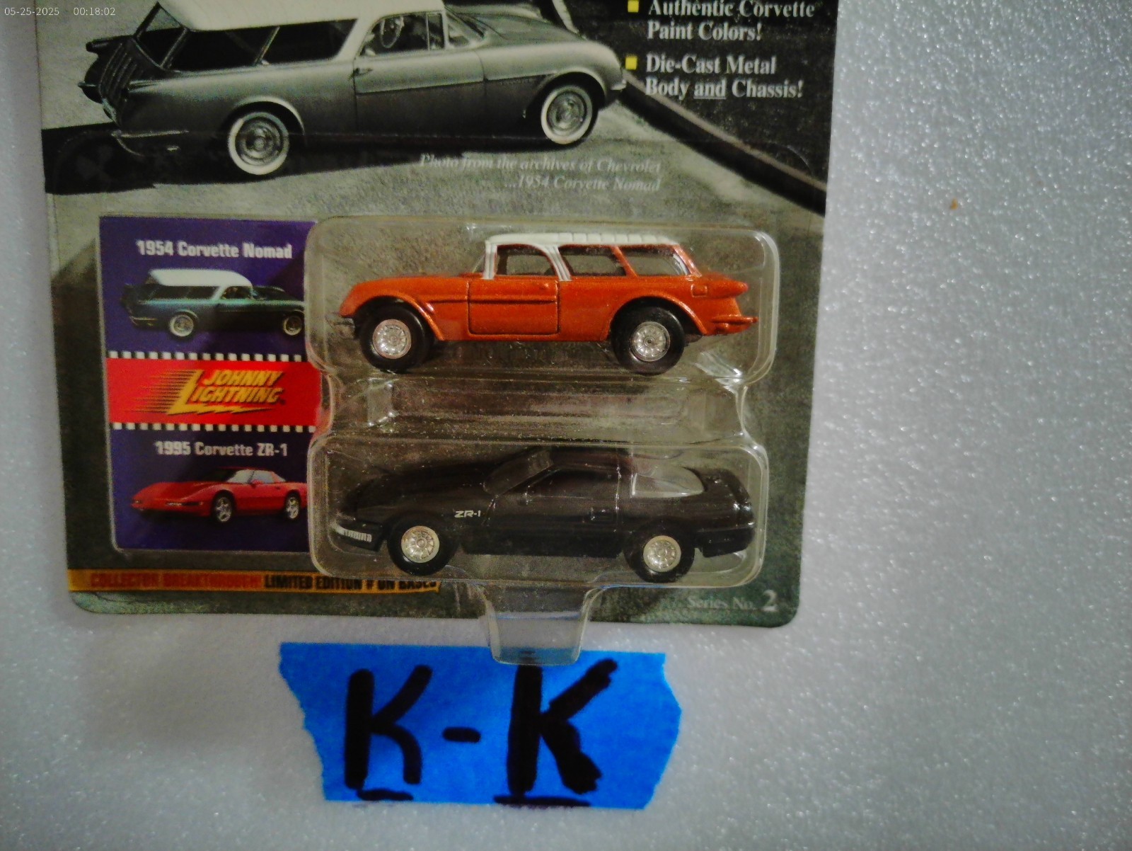 JOHNNY LIGHTNING CLASSIC CUSTOMS CHEVY CORVETTE 54 NOMAD 95 ZR-1 BLACK 1:64