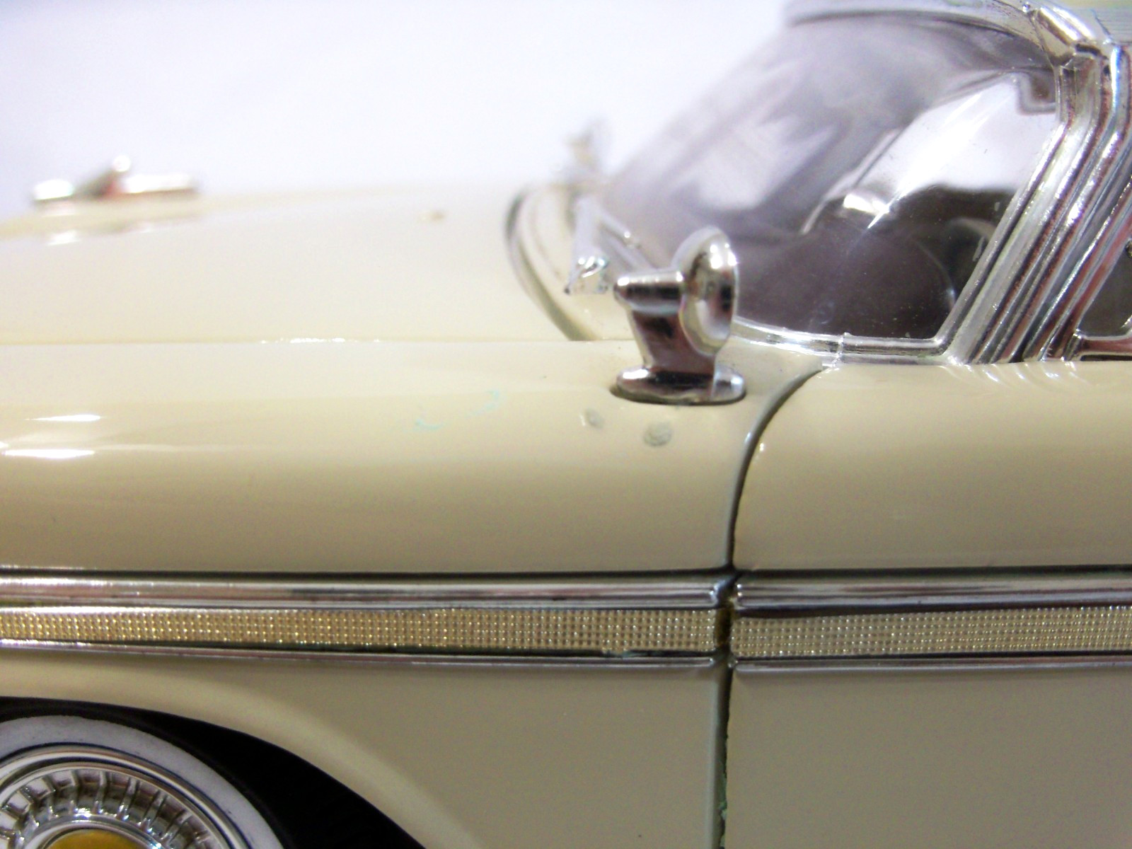 PLYMOUTH FURY 1958 MOTOR MAX 1/18TH SCALE*TLC