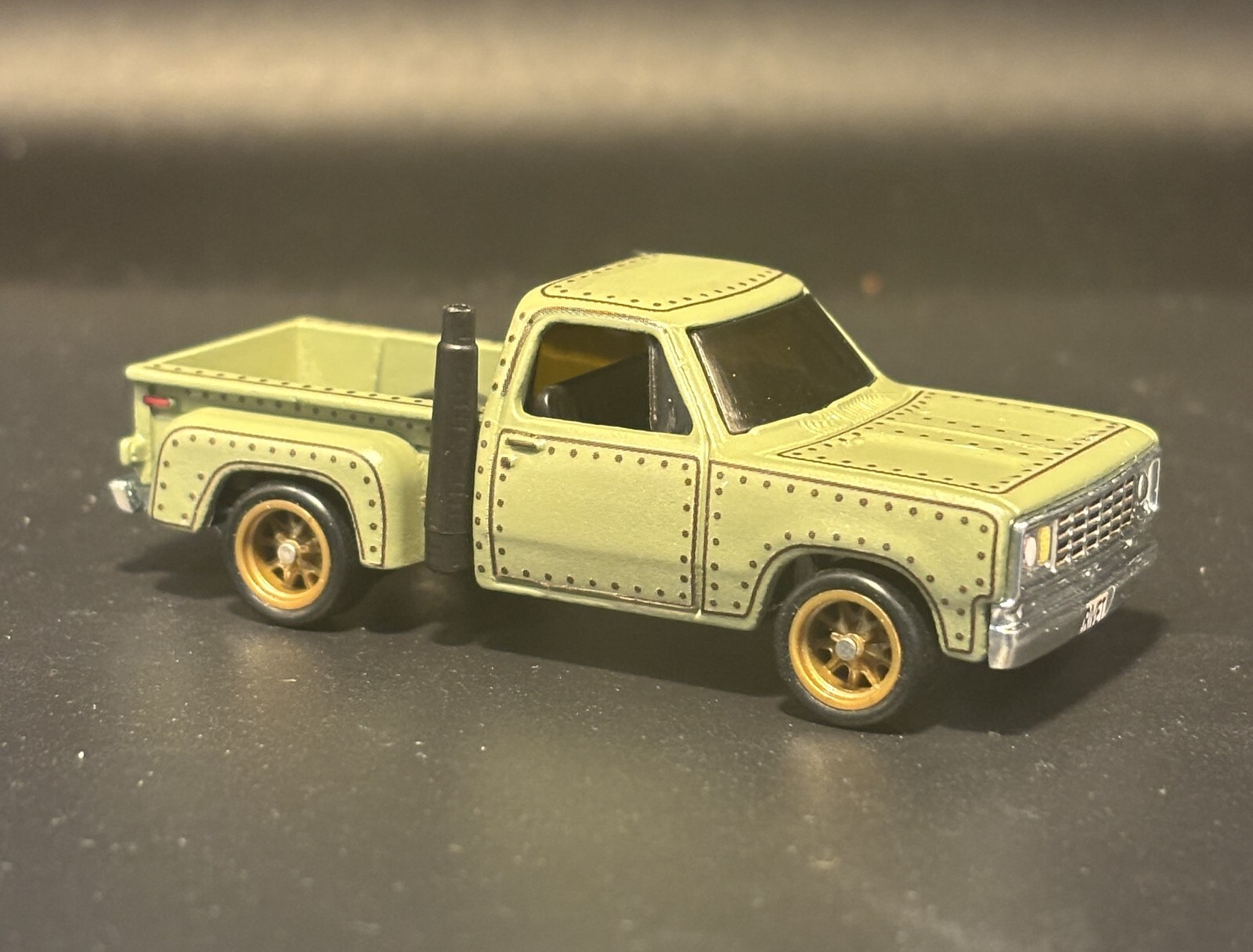 White Toner 1:64 Waterslide 1978 Dodge Lil Red Express Truck WWII Rat Rod Rivet