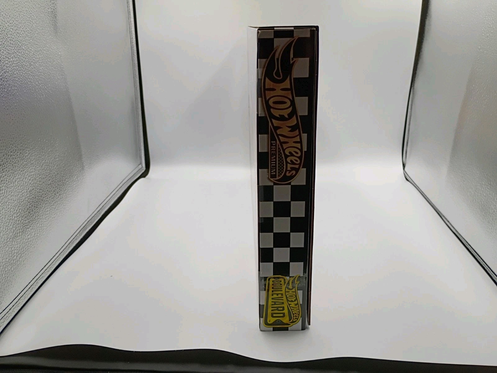 2024 Hot Wheels Boulevard 25-Car Premium Die-Cast 1:64 Real Riders Metal SEALED